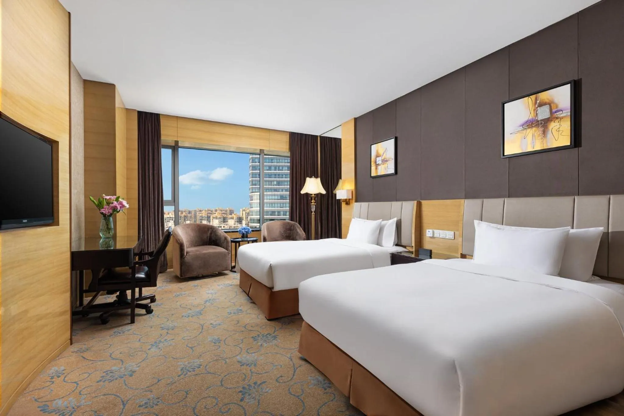 Photo of the whole room, Bed in Crowne Plaza Shanghai Noah Square by IHG