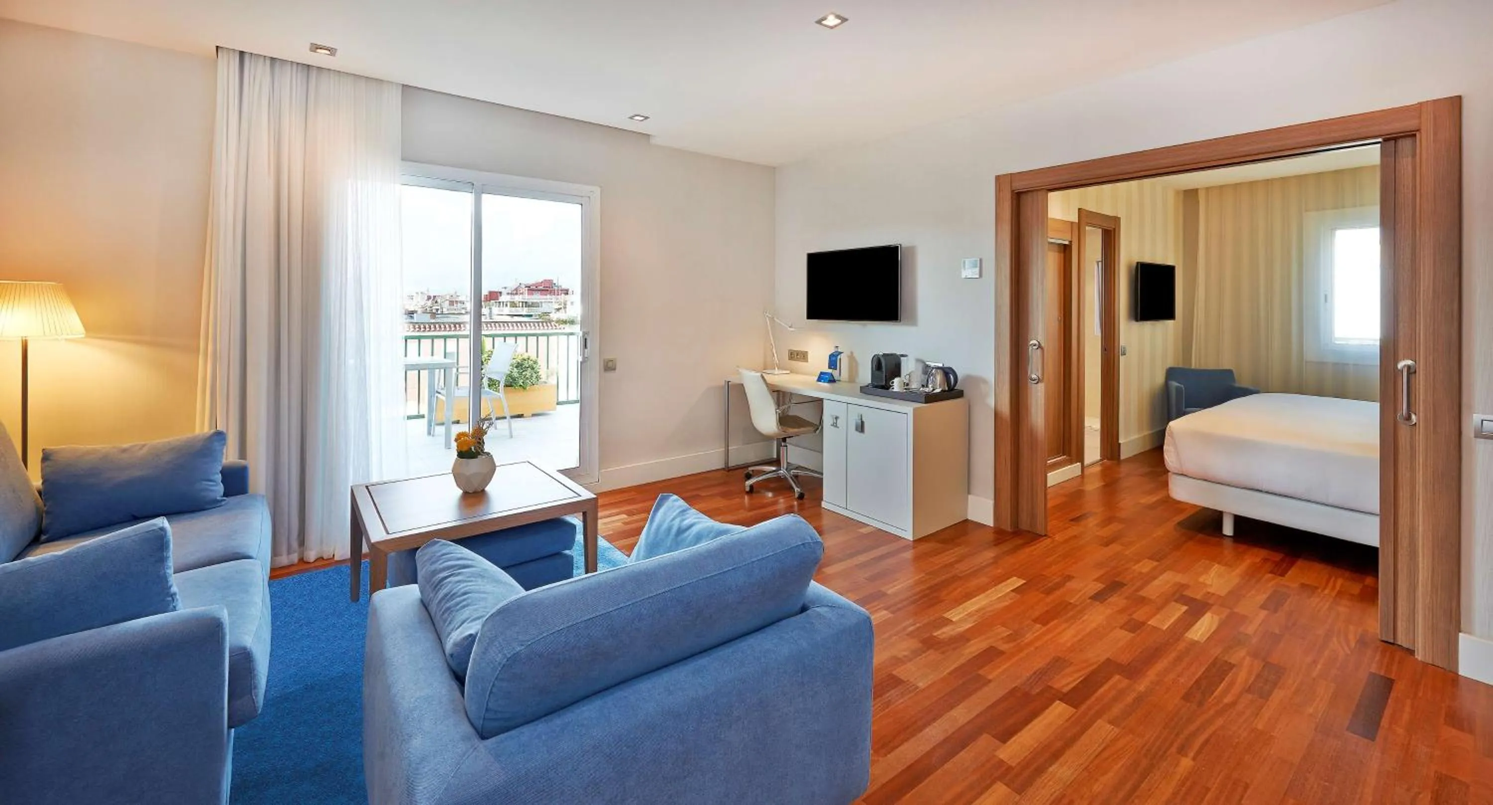 Photo of the whole room, Bed in NH Barcelona Les Corts