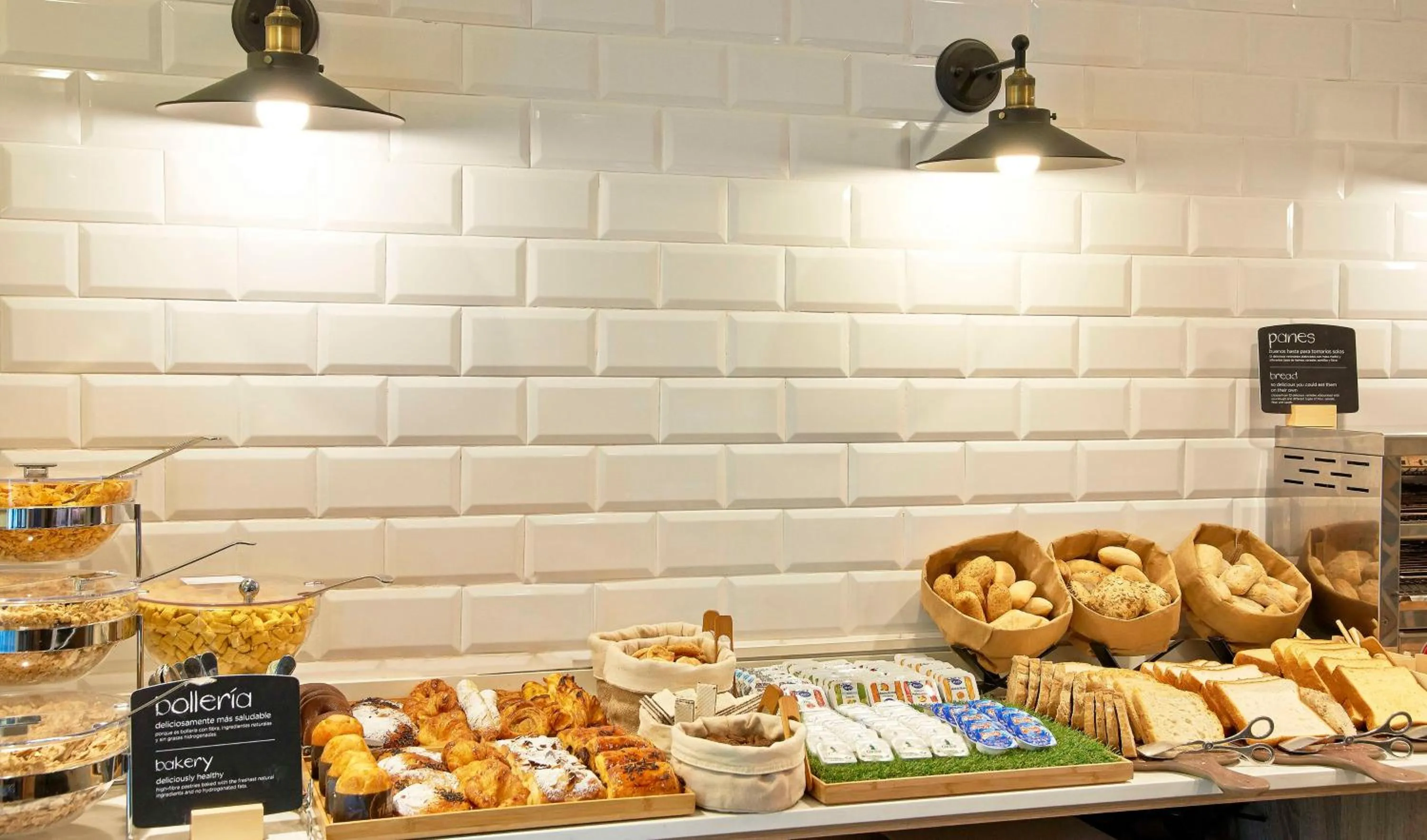 Breakfast in NH Barcelona Les Corts