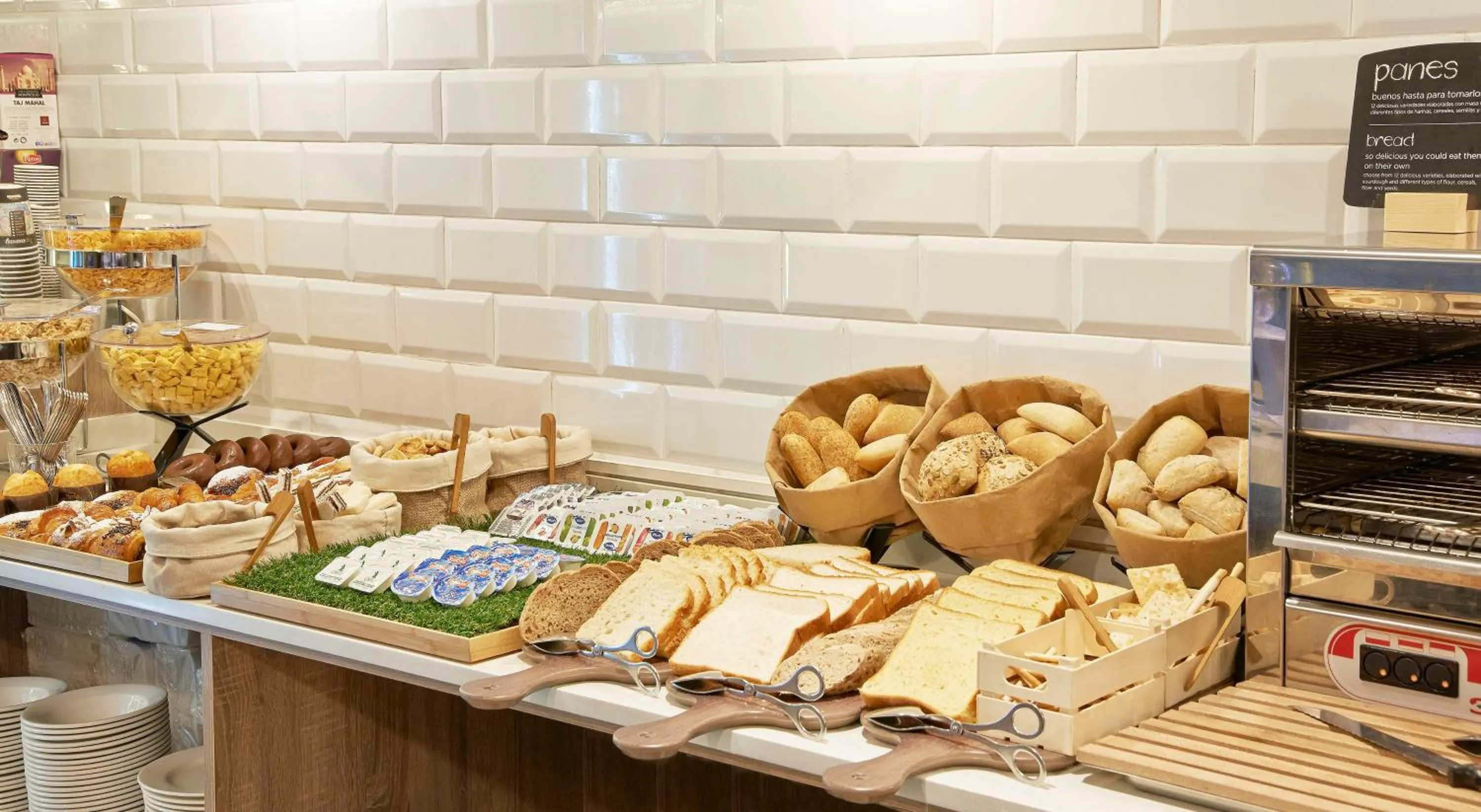 Breakfast in NH Barcelona Les Corts