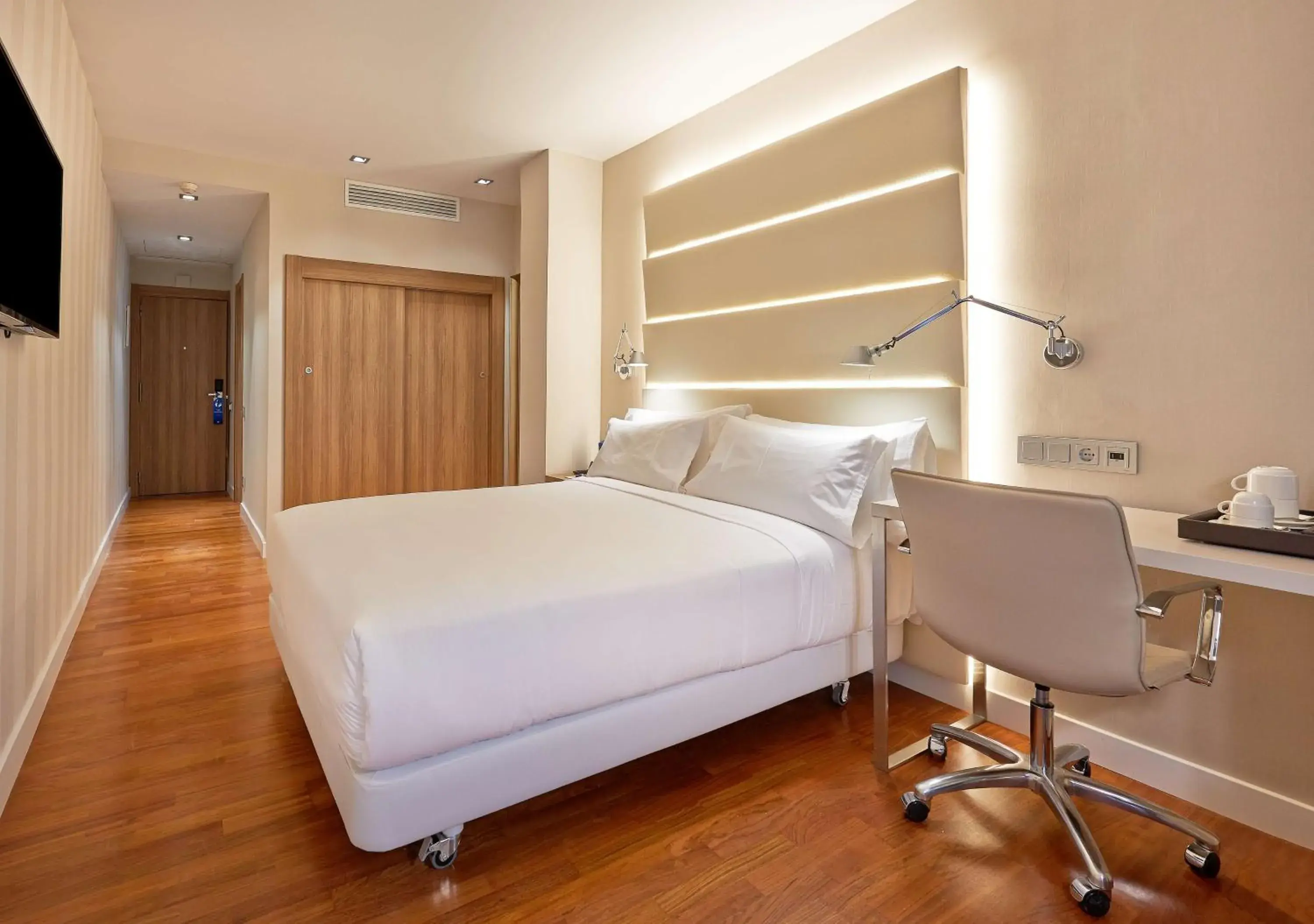 Superior Double or Twin Room in NH Barcelona Les Corts Superior Double or Twin Room in NH Barcelona Les Corts