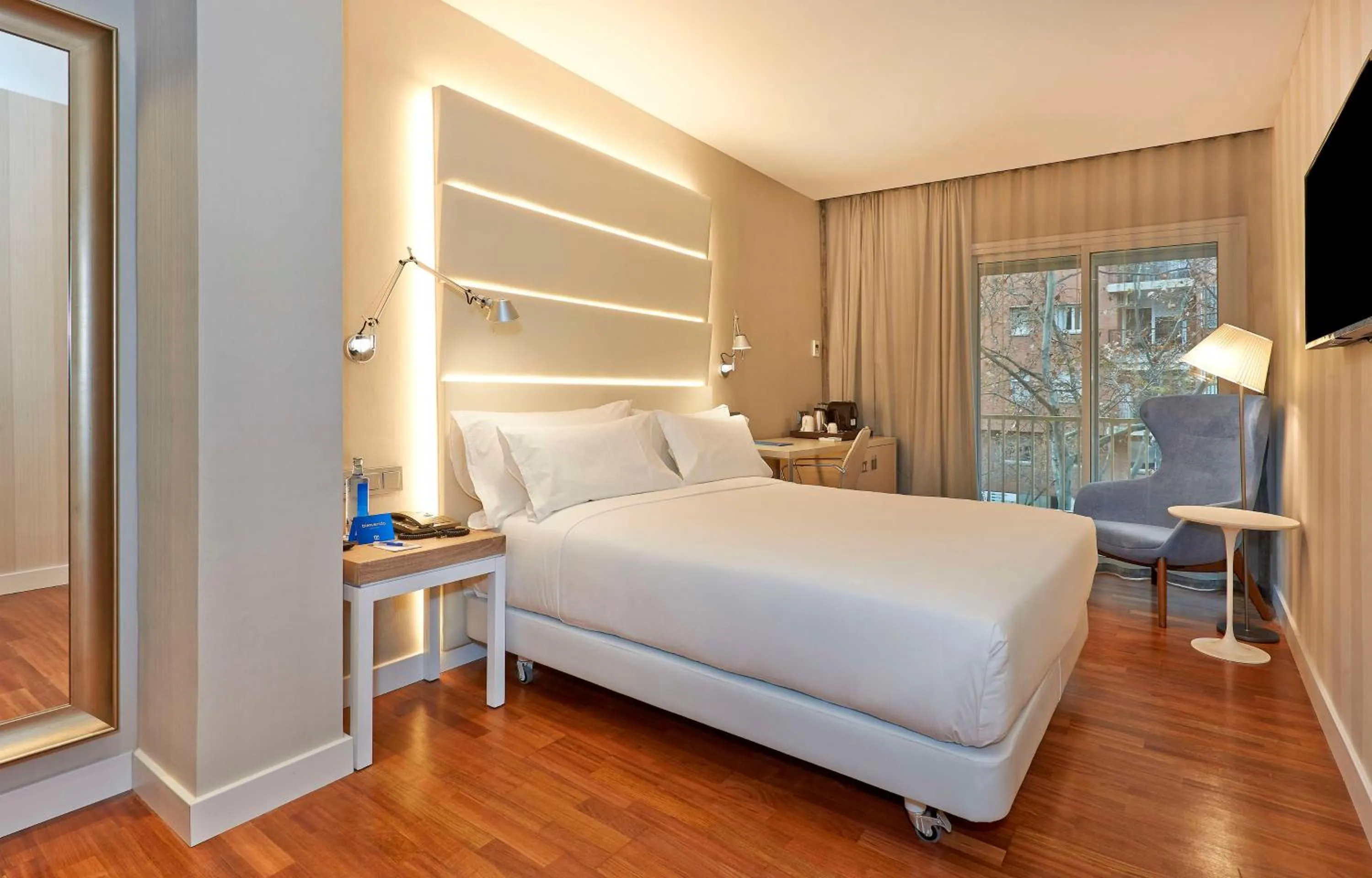 Bedroom, Bed in NH Barcelona Les Corts
