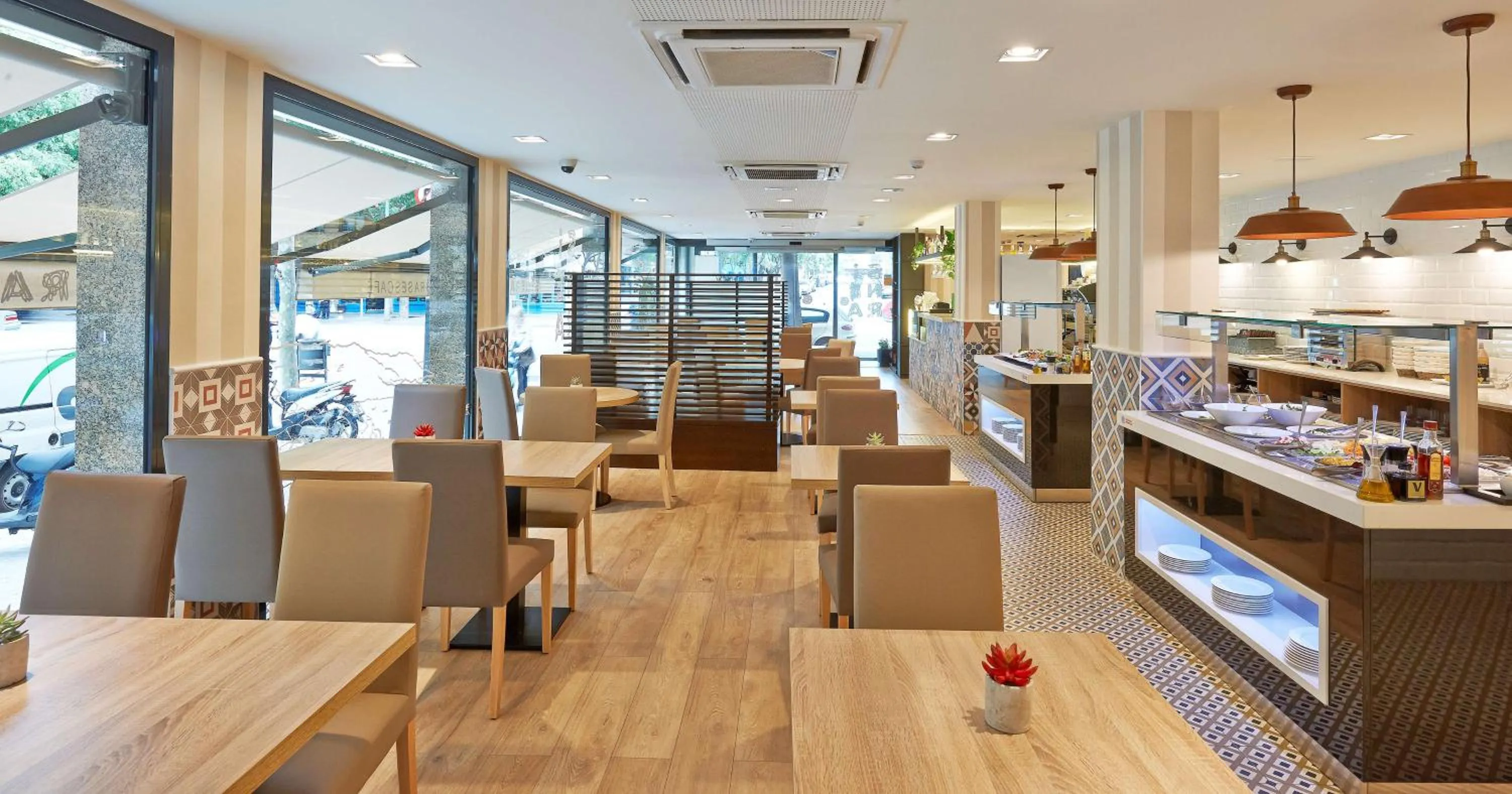 Restaurant/places to eat in NH Barcelona Les Corts