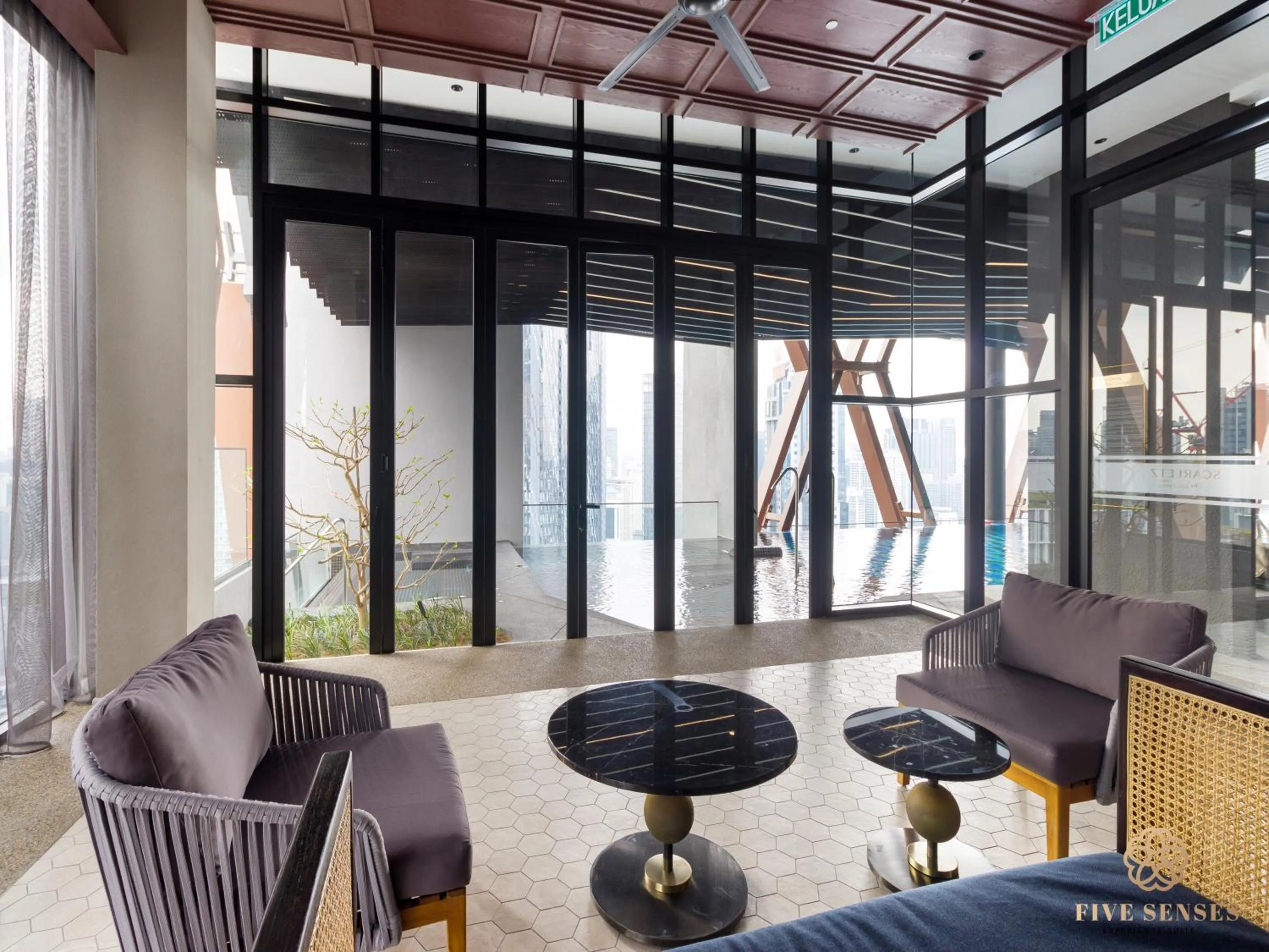 Entertainment in Scarletz Suites Kuala Lumpur, Five Senses