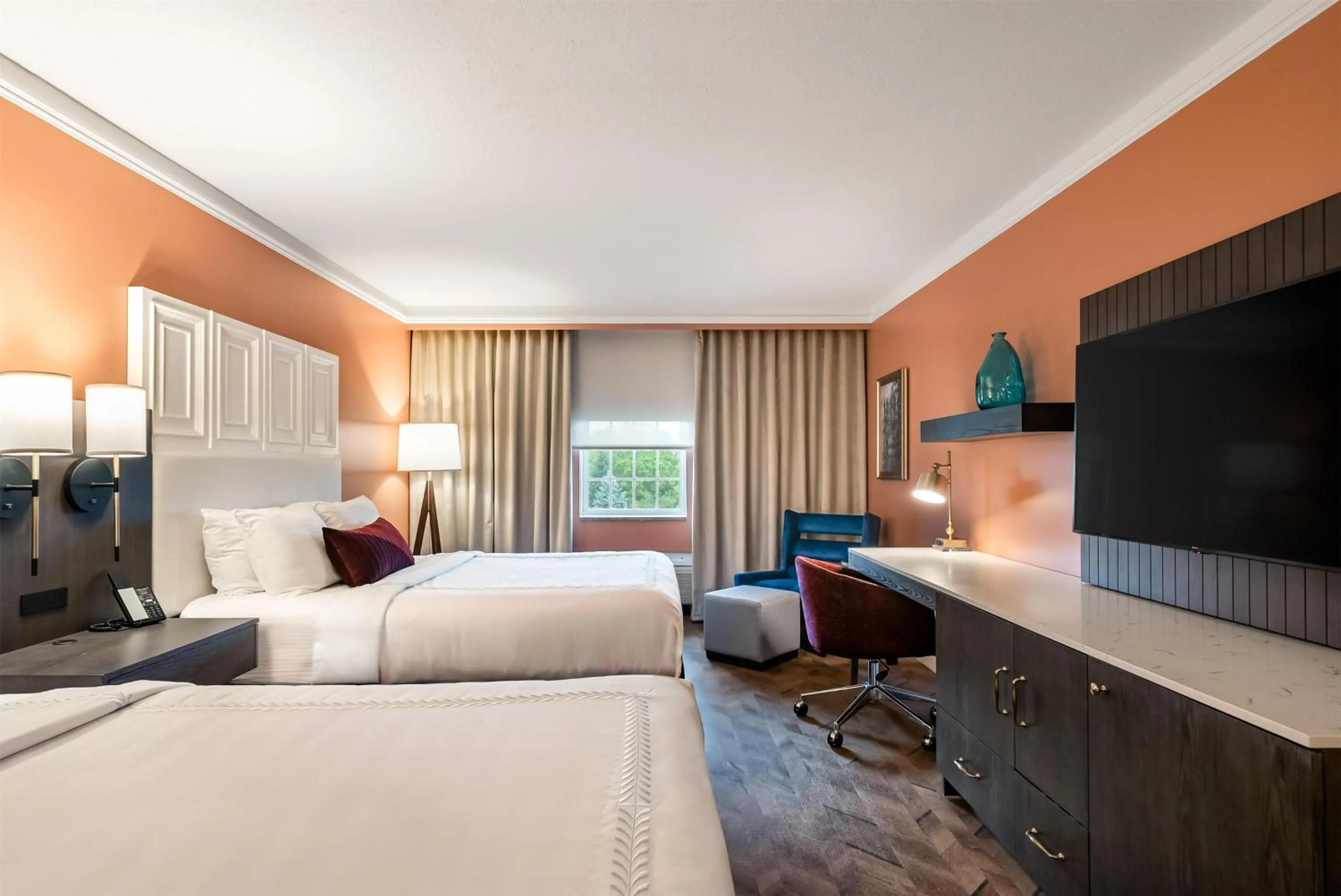 Bedroom, Bed in The Inn at Lewisburg, BW Signature Collection