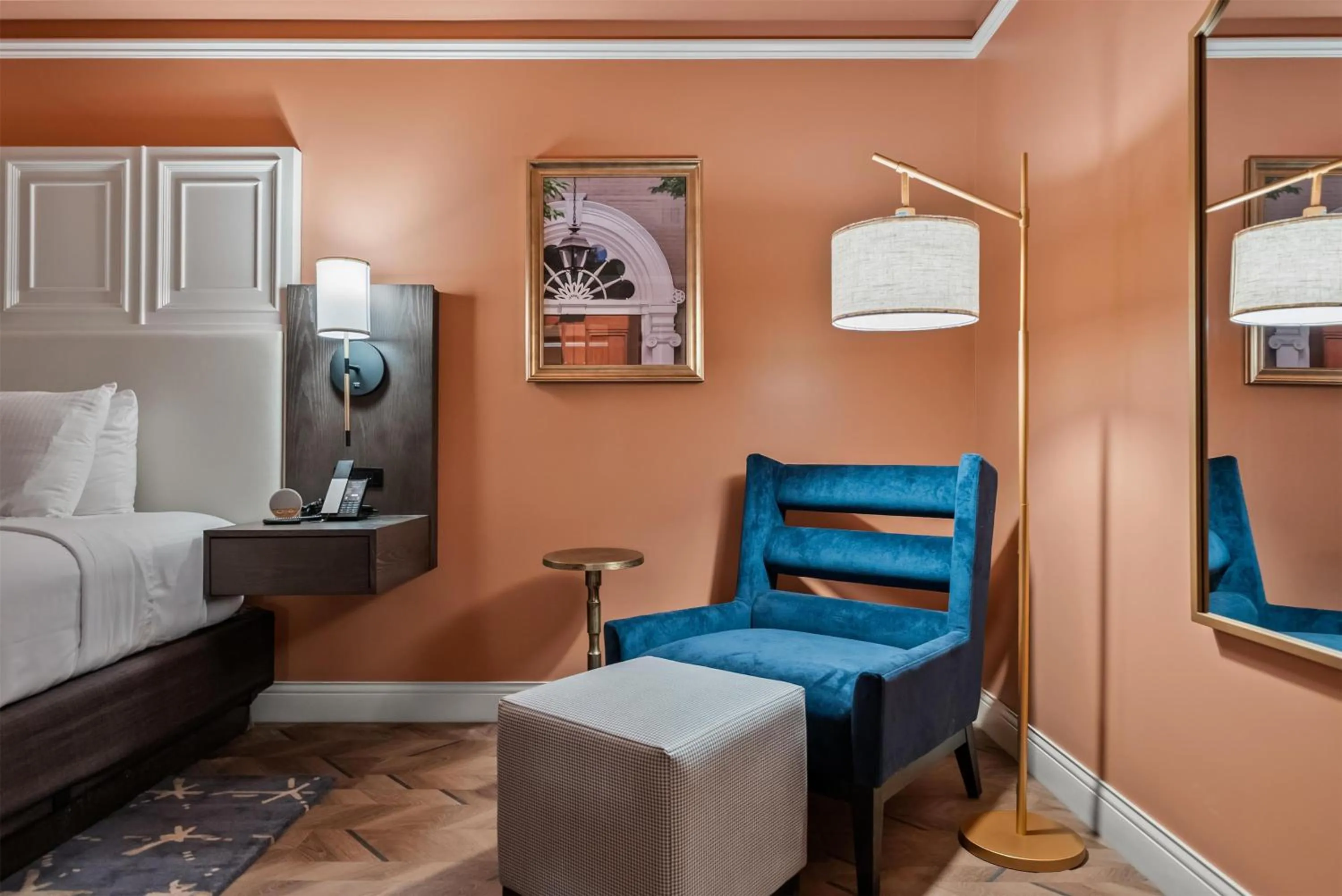 Photo of the whole room, Bed in The Inn at Lewisburg, BW Signature Collection