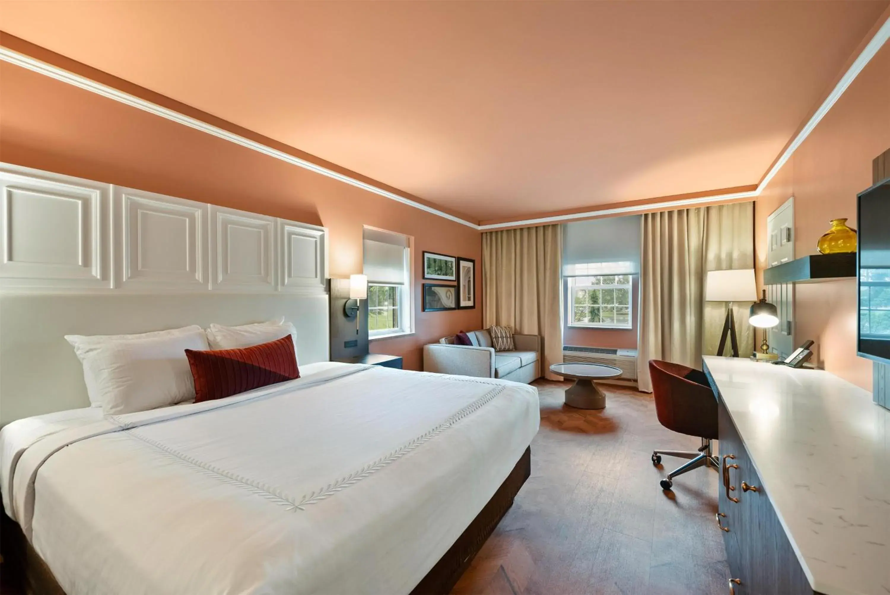 King Room - Non-Smoking in The Inn at Lewisburg, BW Signature Collection King Room - Non-Smoking in The Inn at Lewisburg, BW Signature Collection