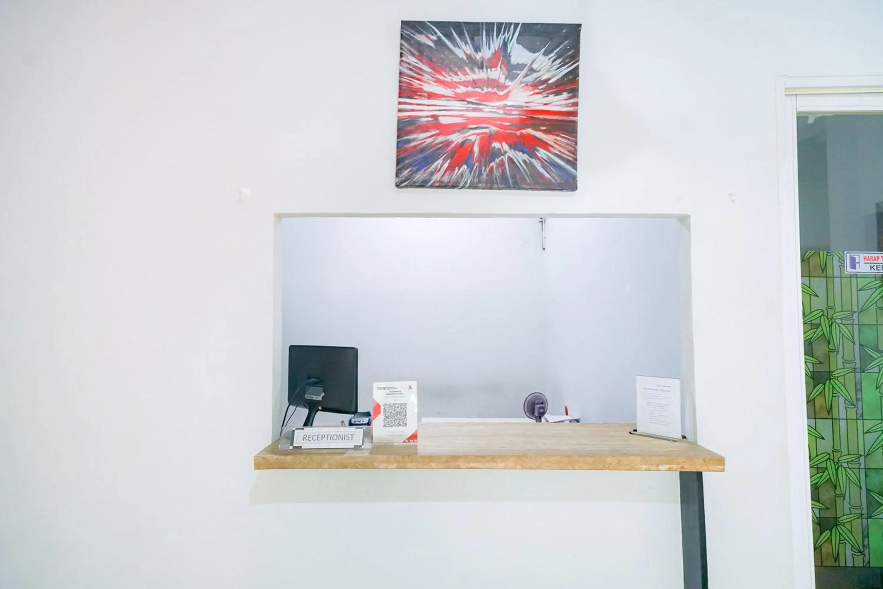 Lobby or reception in Urbanview Hotel Syariah De Umbrella Ciputat