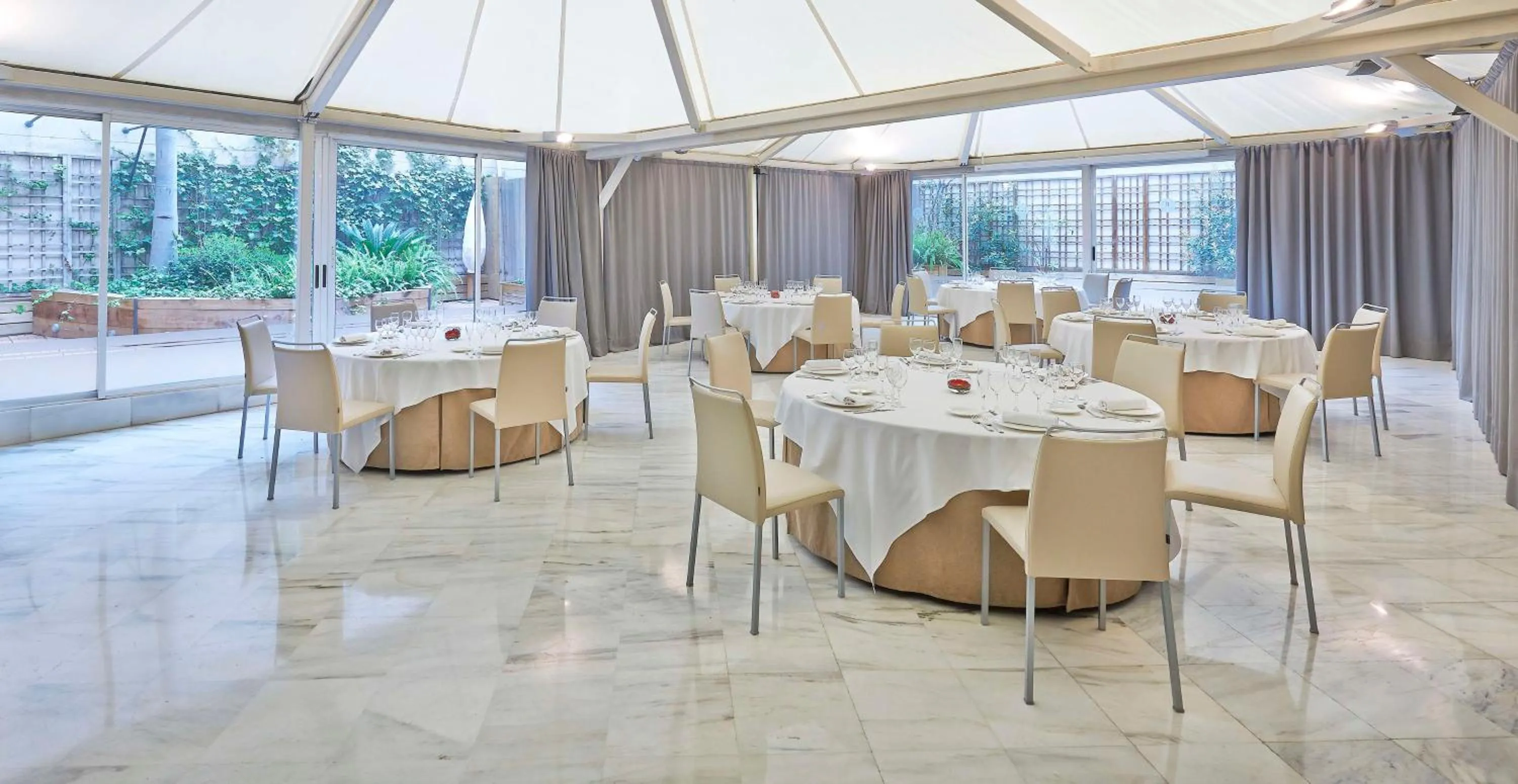 Restaurant/places to eat in NH Collection Barcelona Podium