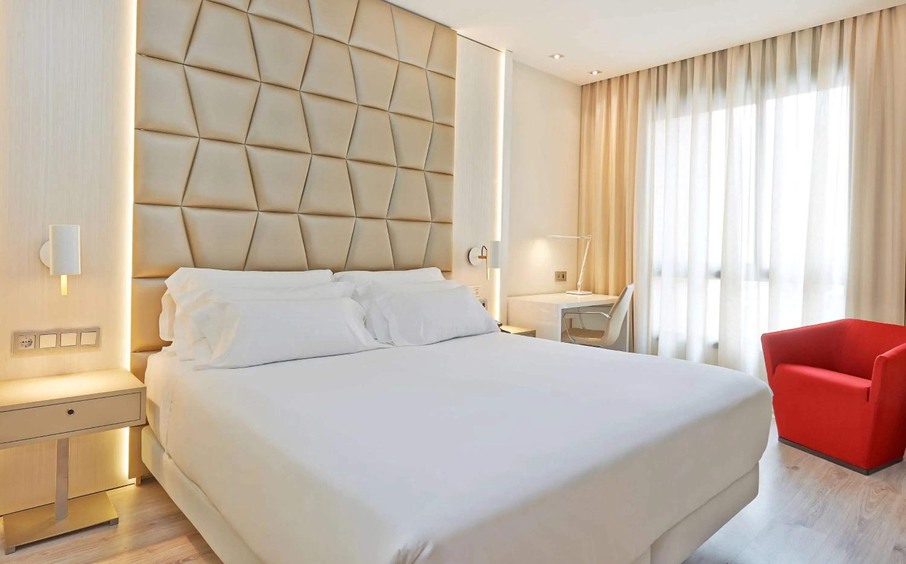 Bedroom, Bed in NH Collection Barcelona Podium