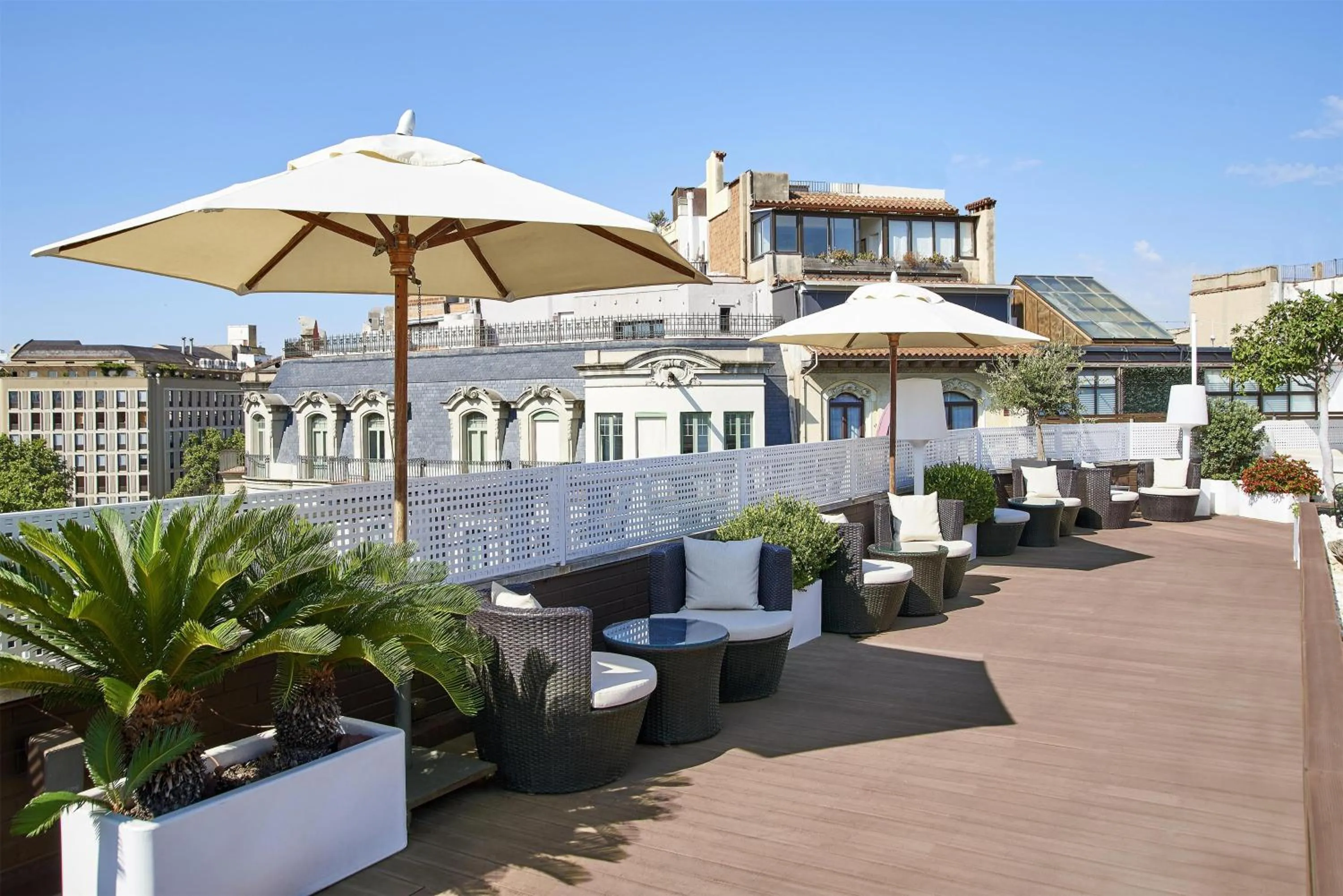 Lounge or bar in NH Collection Barcelona Podium