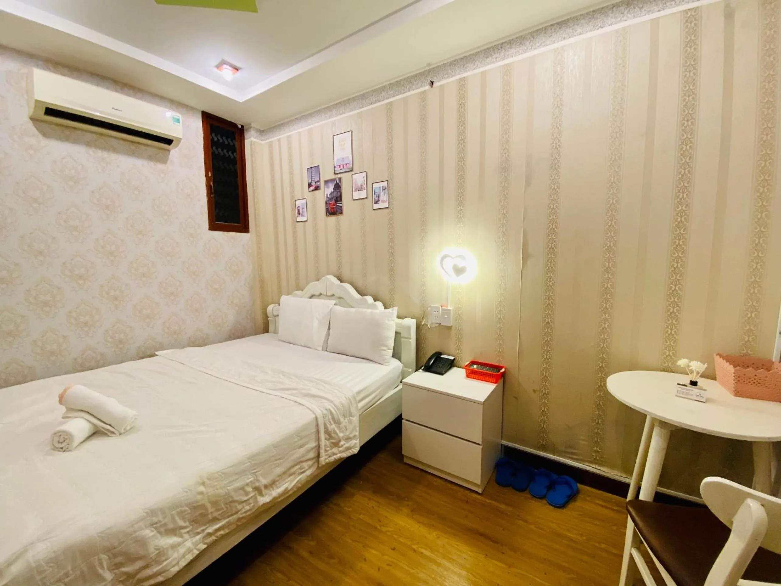 Bedroom, Bed in Jewel Hotel