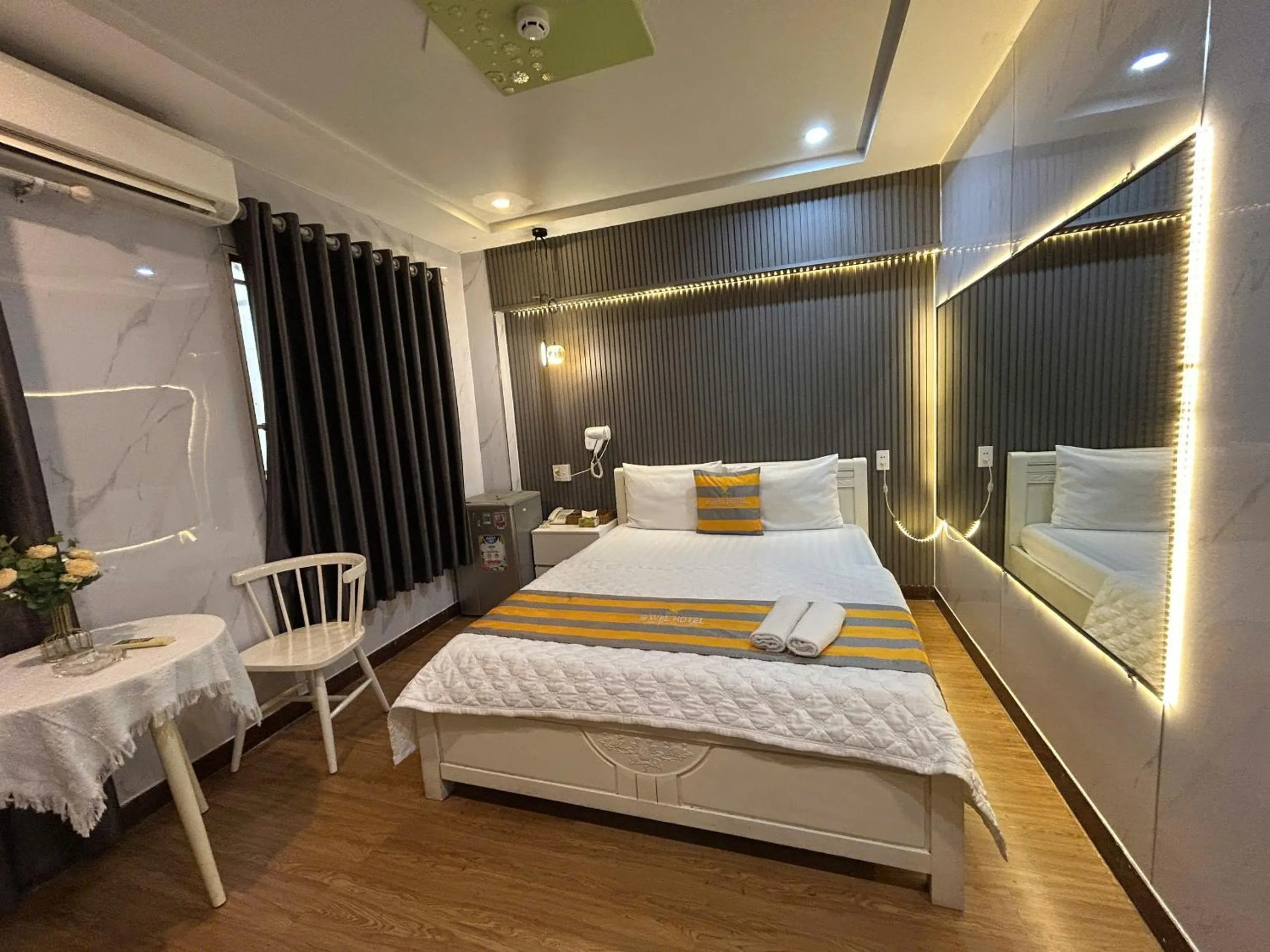 Bedroom, Bed in Jewel Hotel