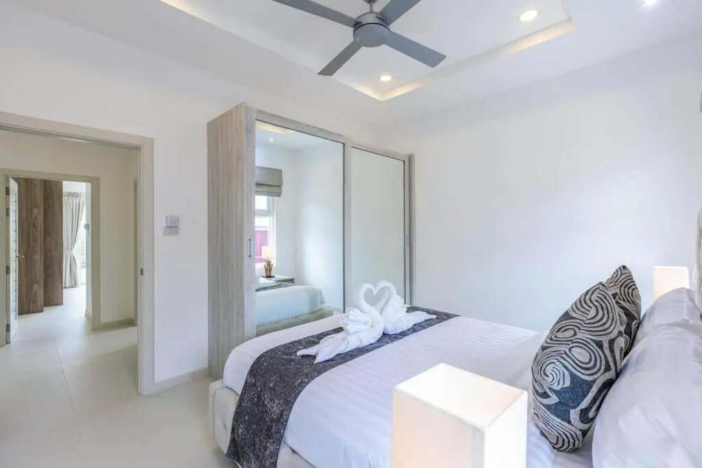 Bed in Private 3 Bedroom Pool Villa MS22