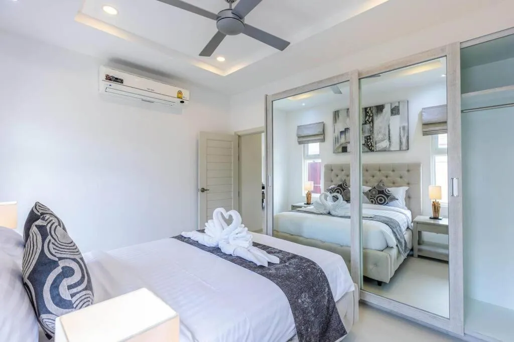 Bed in Private 3 Bedroom Pool Villa MS22