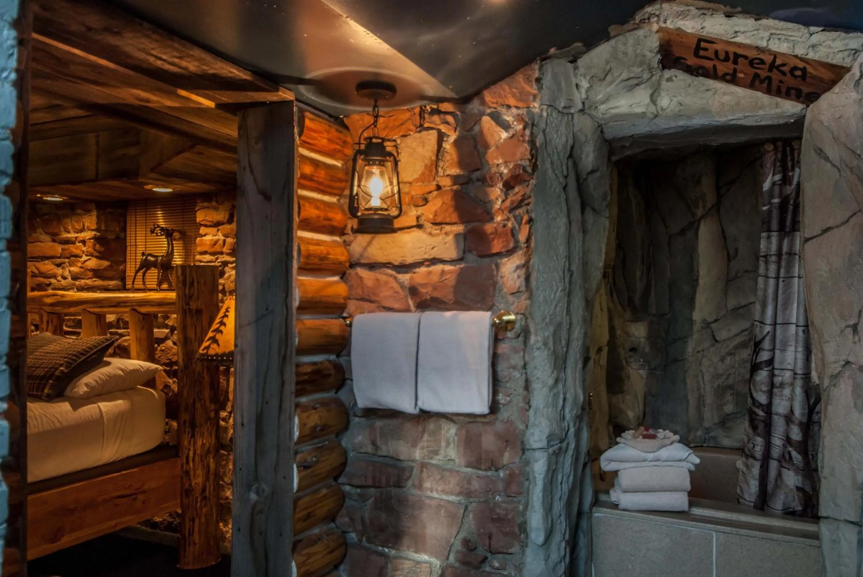 Decorative detail in The Anniversary Inn - South Temple