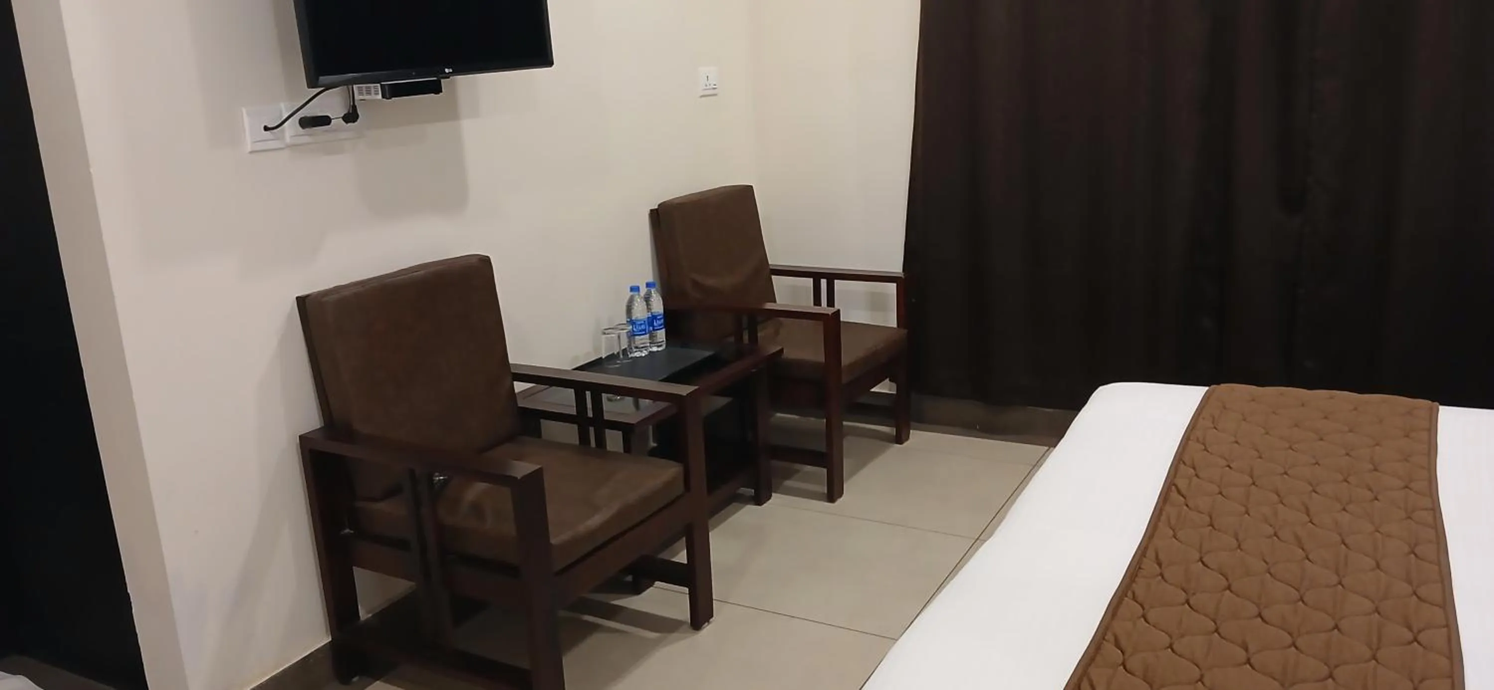 Living room in HOTEL PANKAJ RESIDENCY