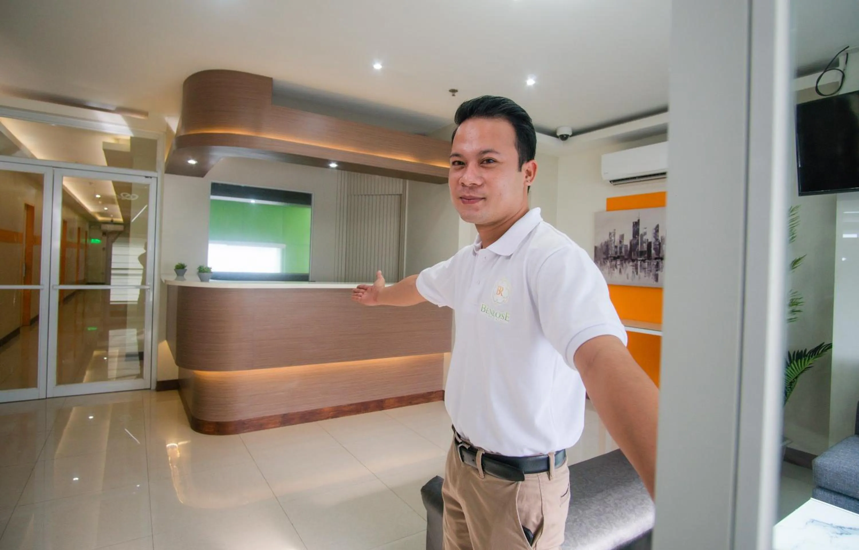 Facade/entrance in Benrose Hotel