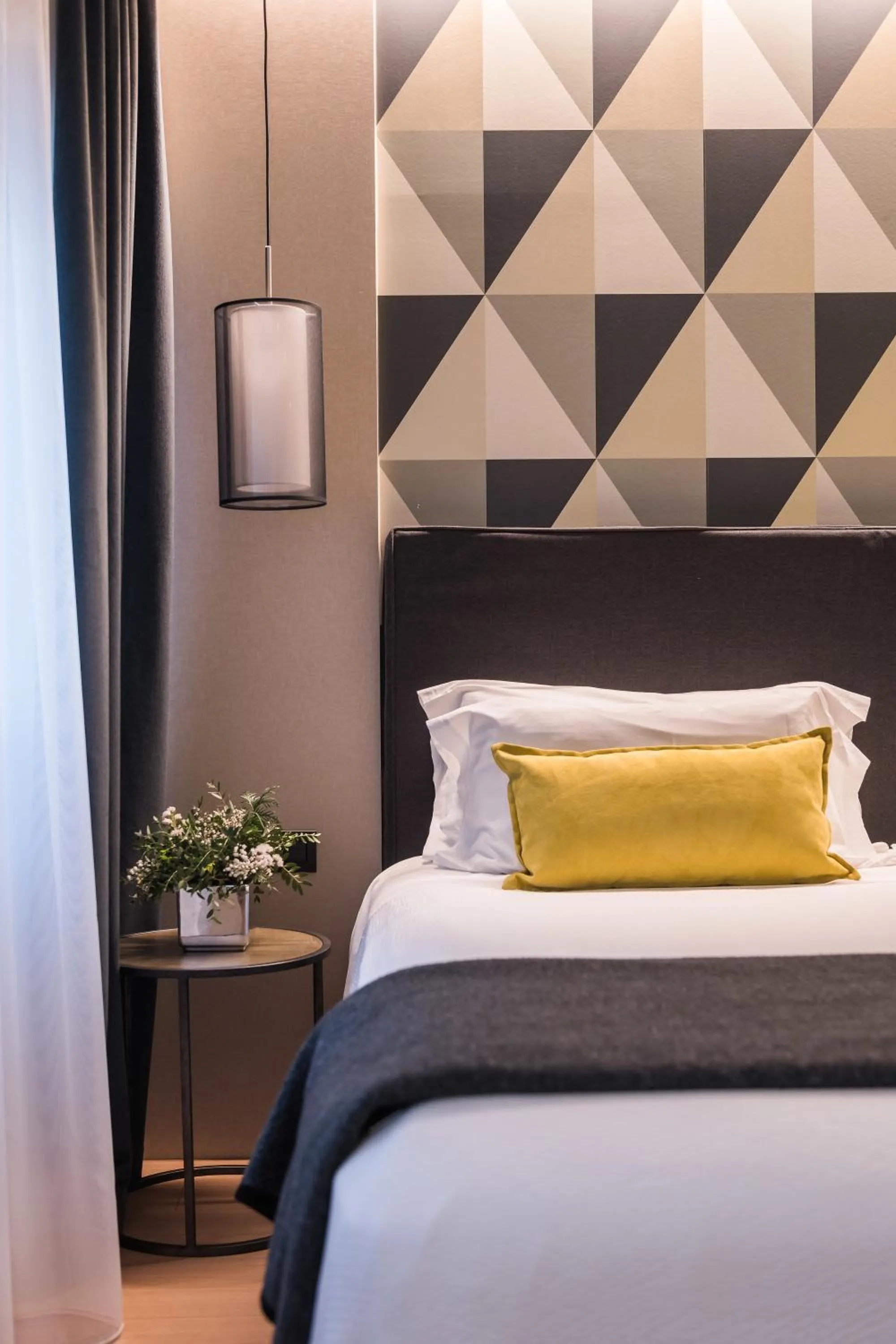 Bedroom, Bed in Up Rooms Vic Hotel