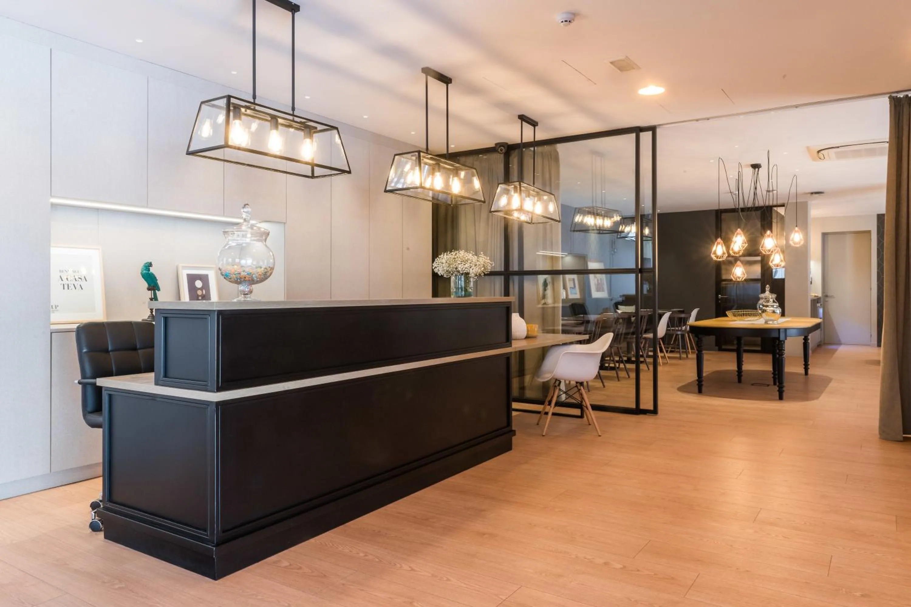 Lobby or reception in Up Rooms Vic Hotel