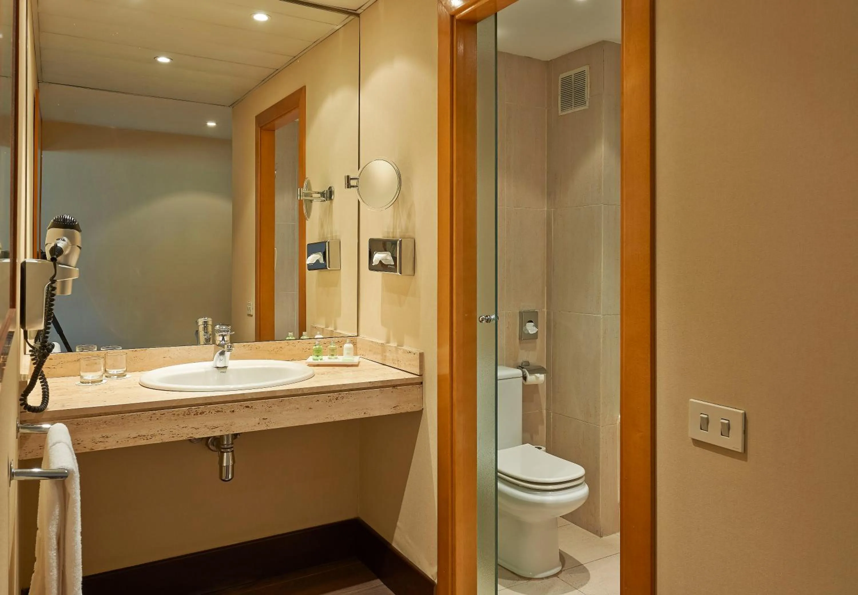 Bathroom in NH Ciutat de Reus