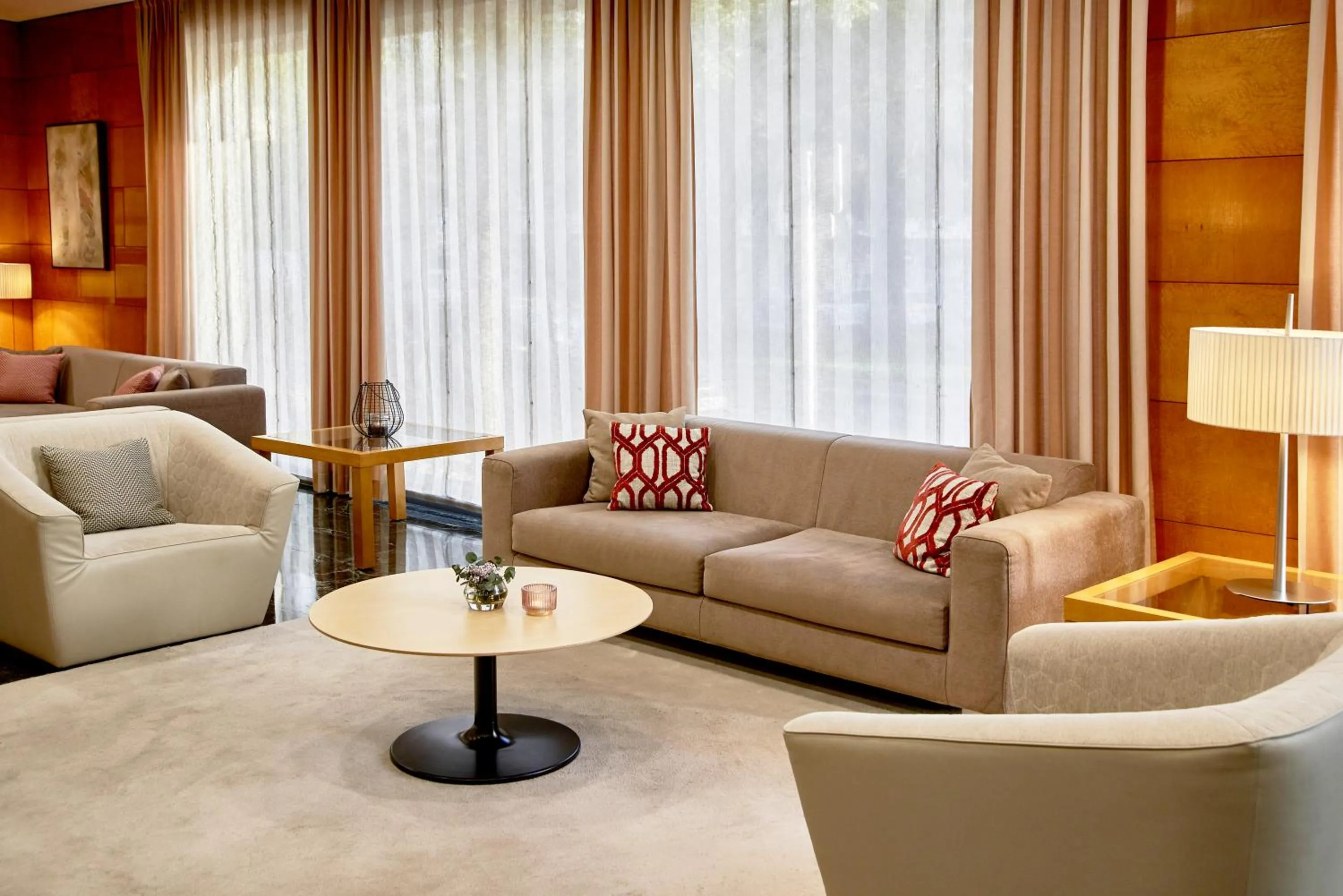 Lobby or reception in NH Ciutat de Reus