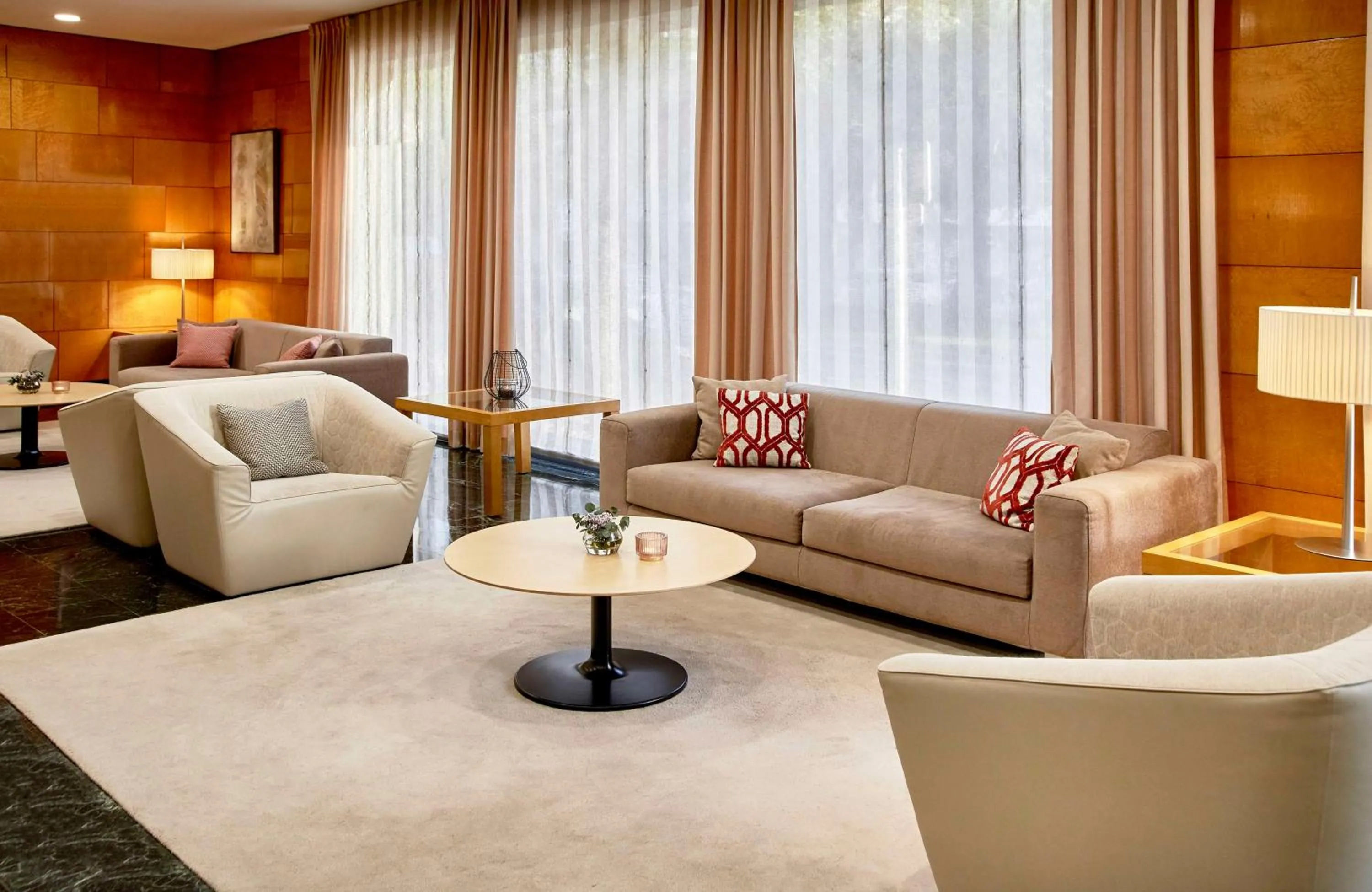 Lobby or reception in NH Ciutat de Reus