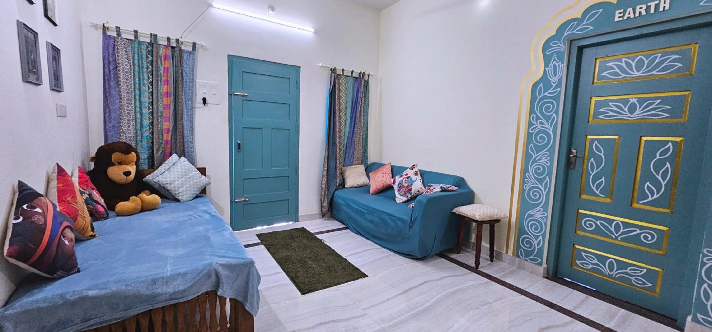 Living room, Bed in Gypsy Walker