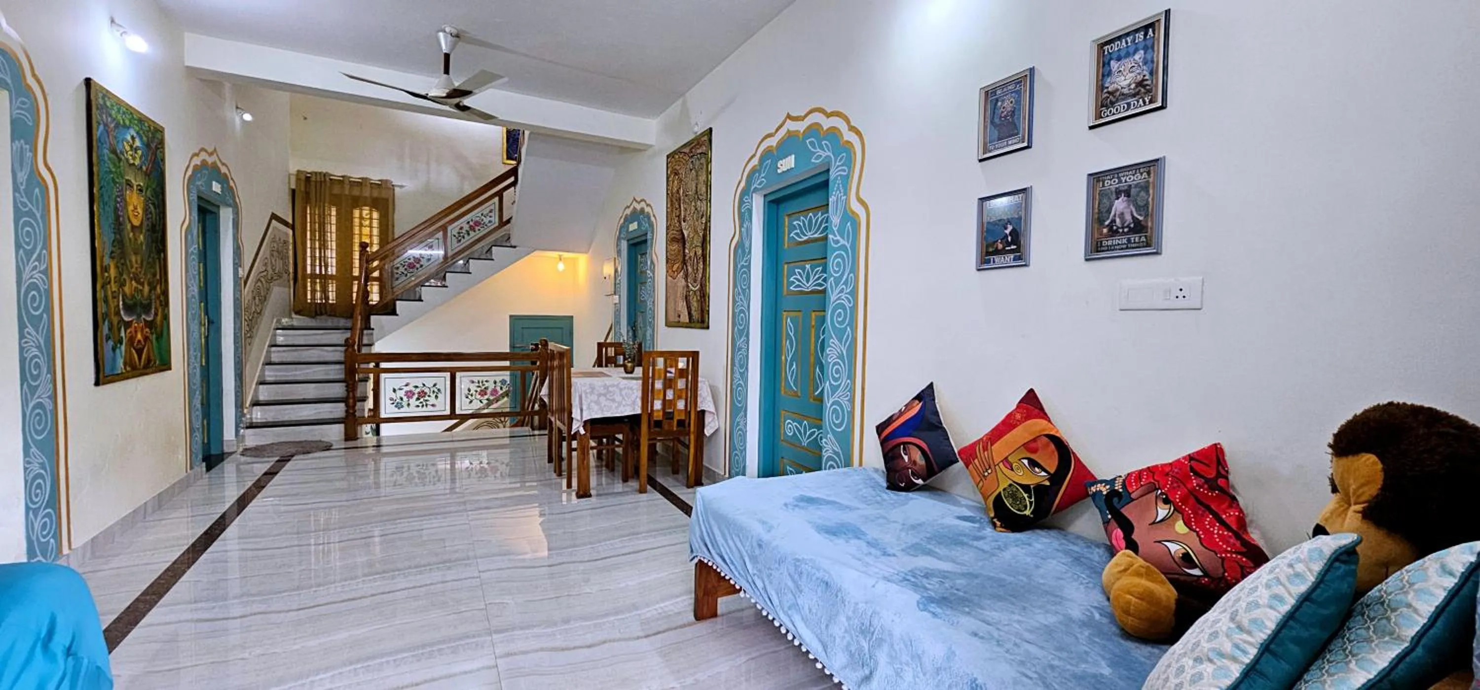 Living room, Bed in Gypsy Walker