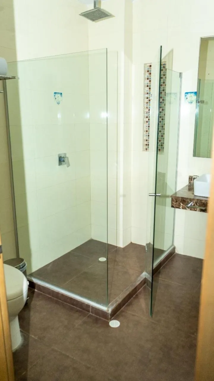 Shower in Hotel Oxford Barranquilla