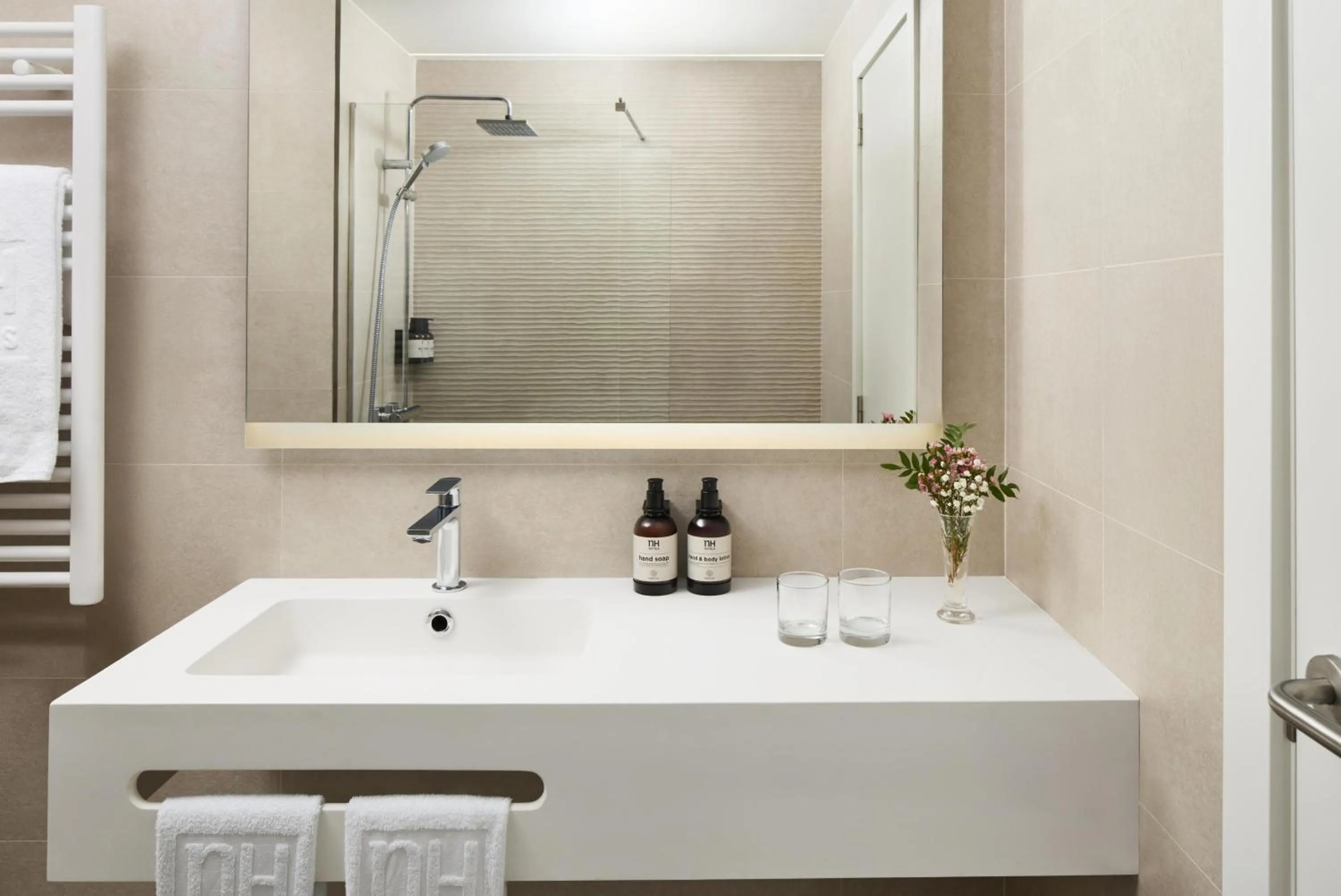 Bathroom in NH Castellón Mindoro