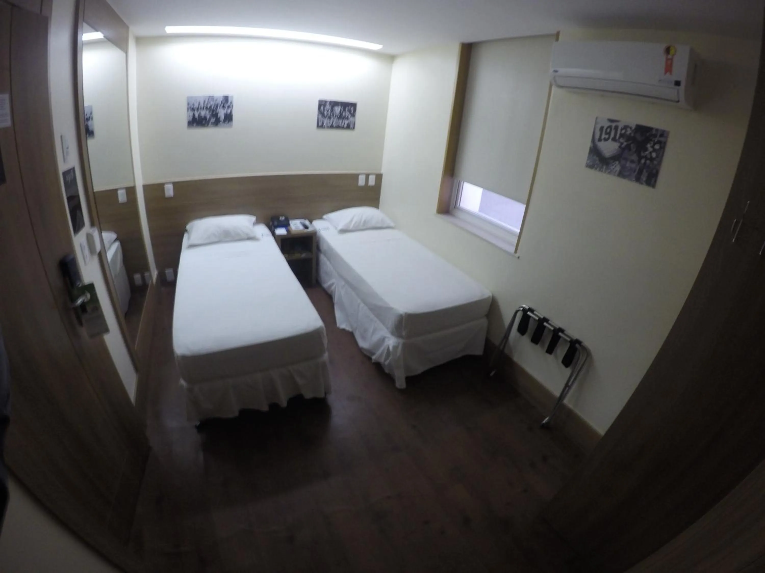 Photo of the whole room, Bed in Samba Rio 1900