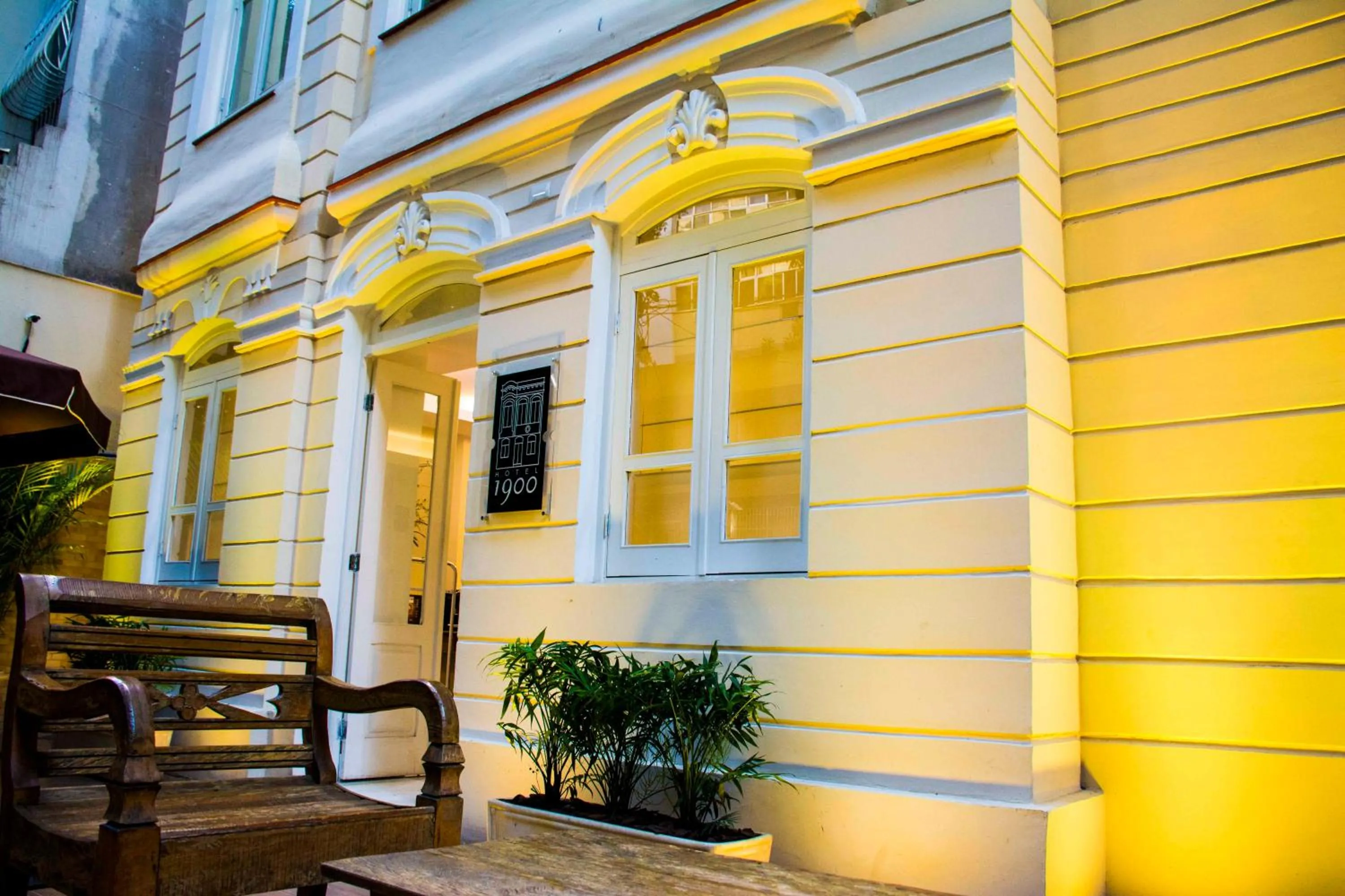 Facade/entrance in Samba Rio 1900