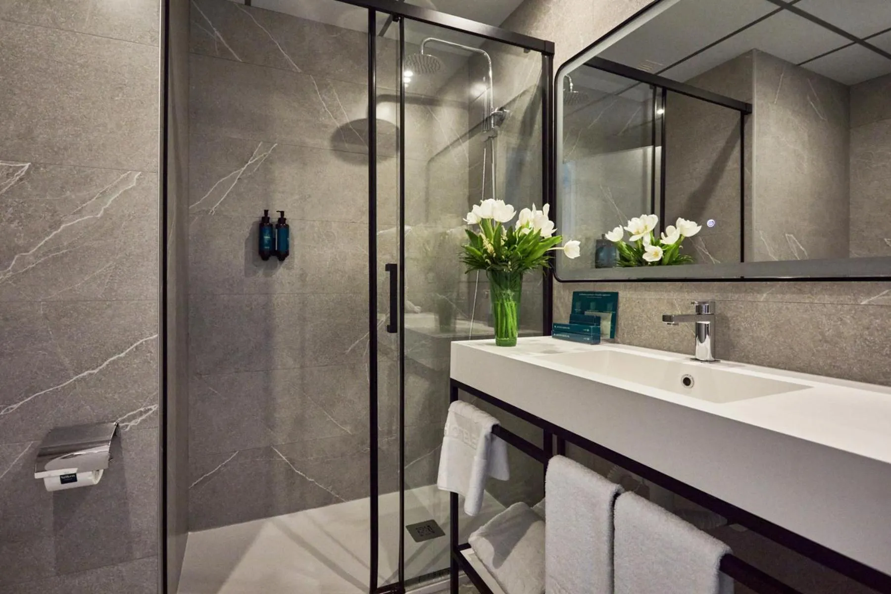 Bathroom in Silken Turcosa 3 Sup