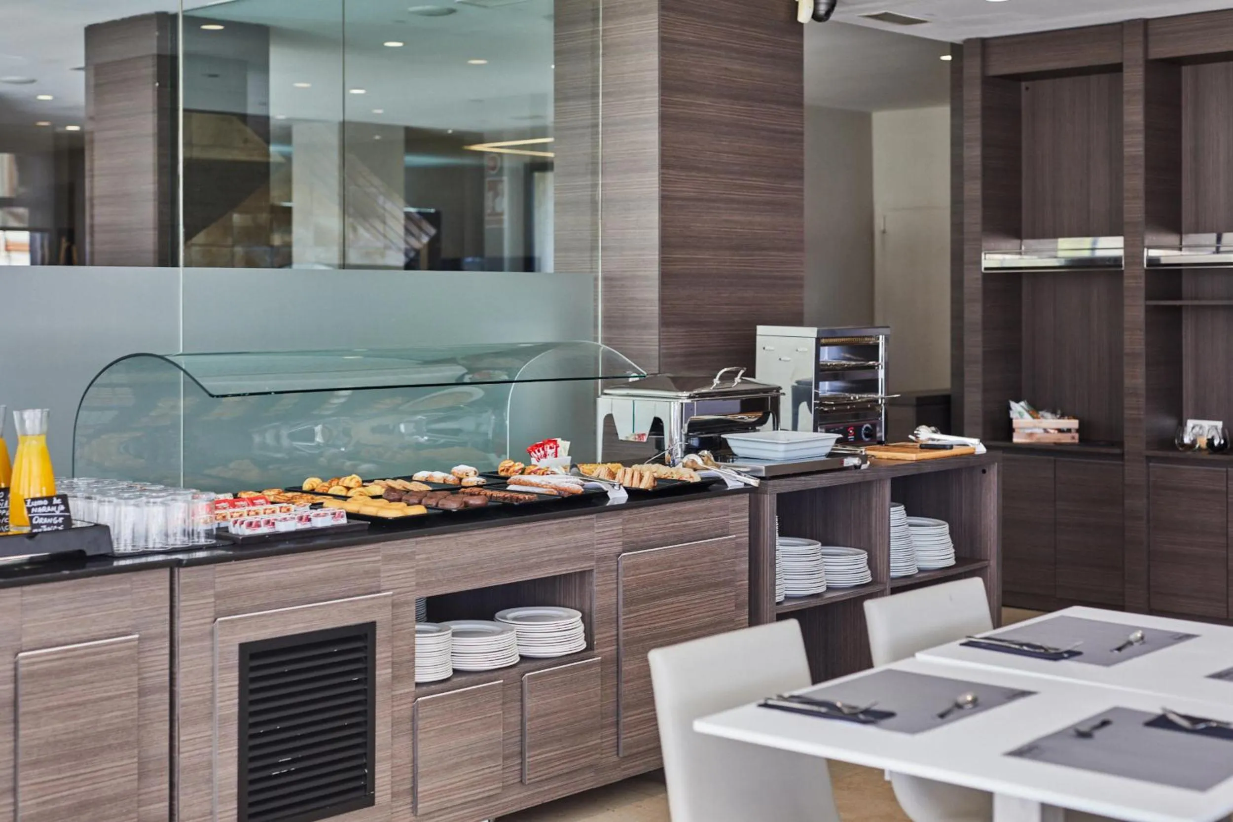 Breakfast in Silken Turcosa 3 Sup