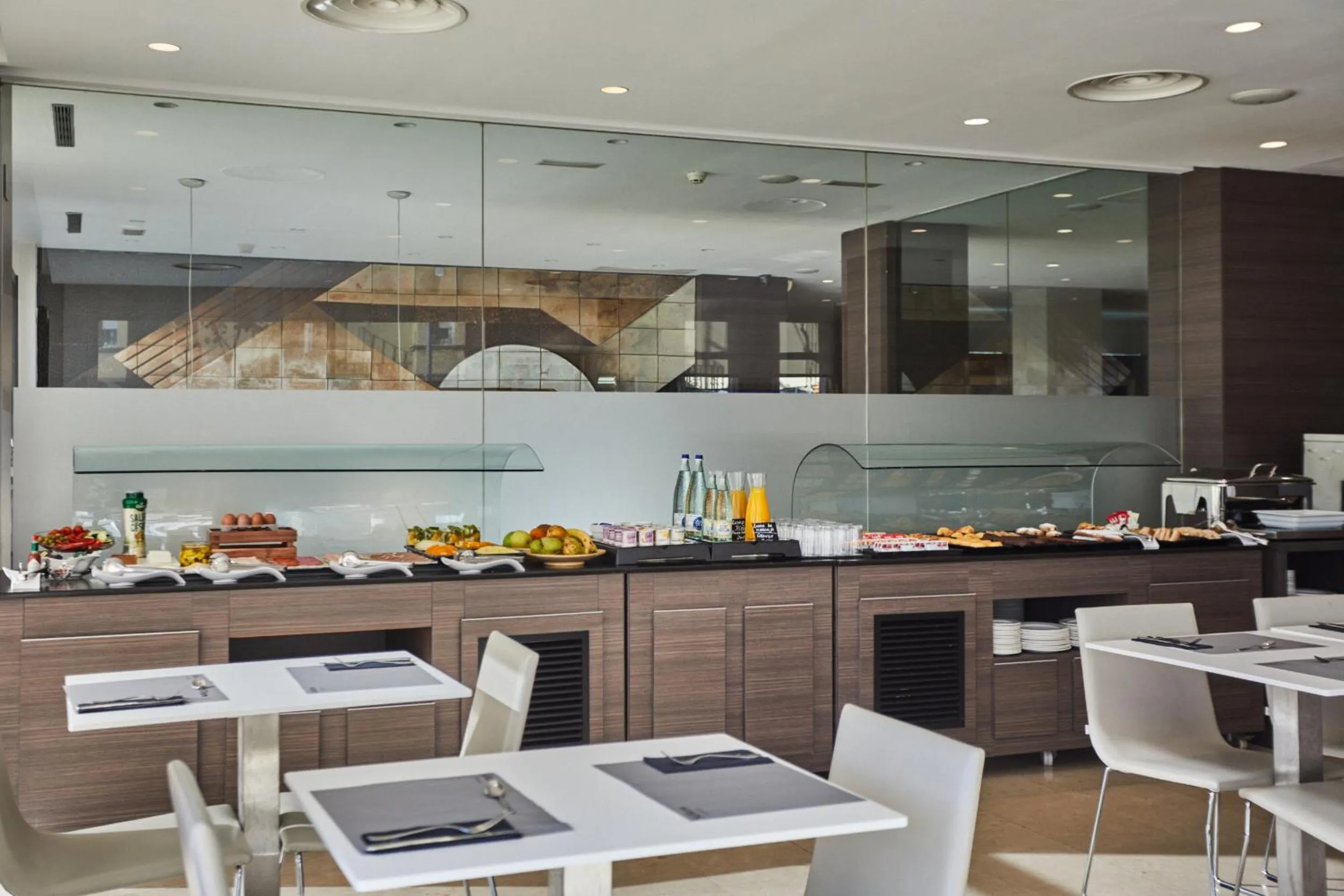 Breakfast in Silken Turcosa 3 Sup