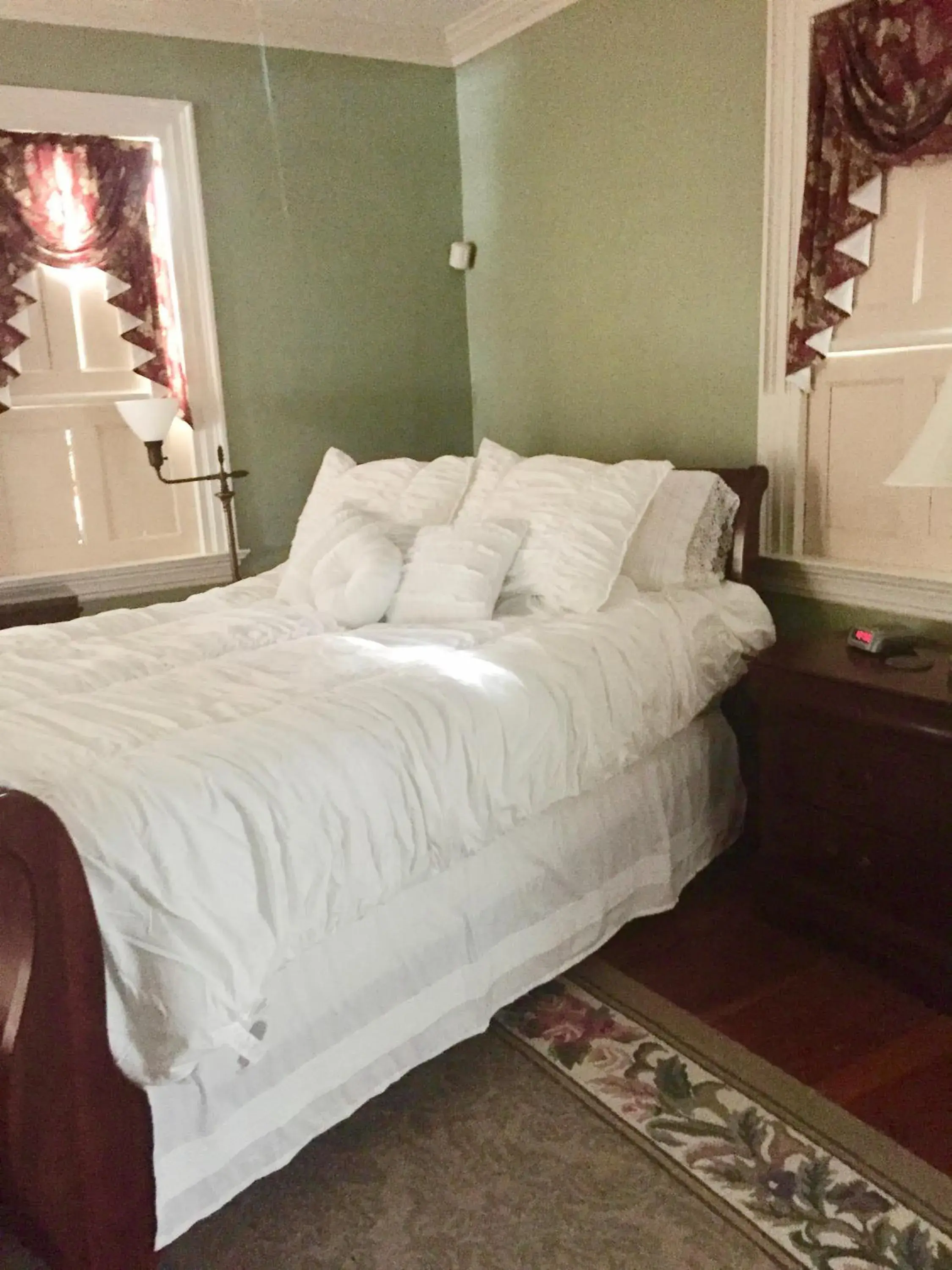 Superior Queen Room in Stephen Clay Homestead Bed and Breakfast Superior Queen Room in Stephen Clay Homestead Bed and Breakfast