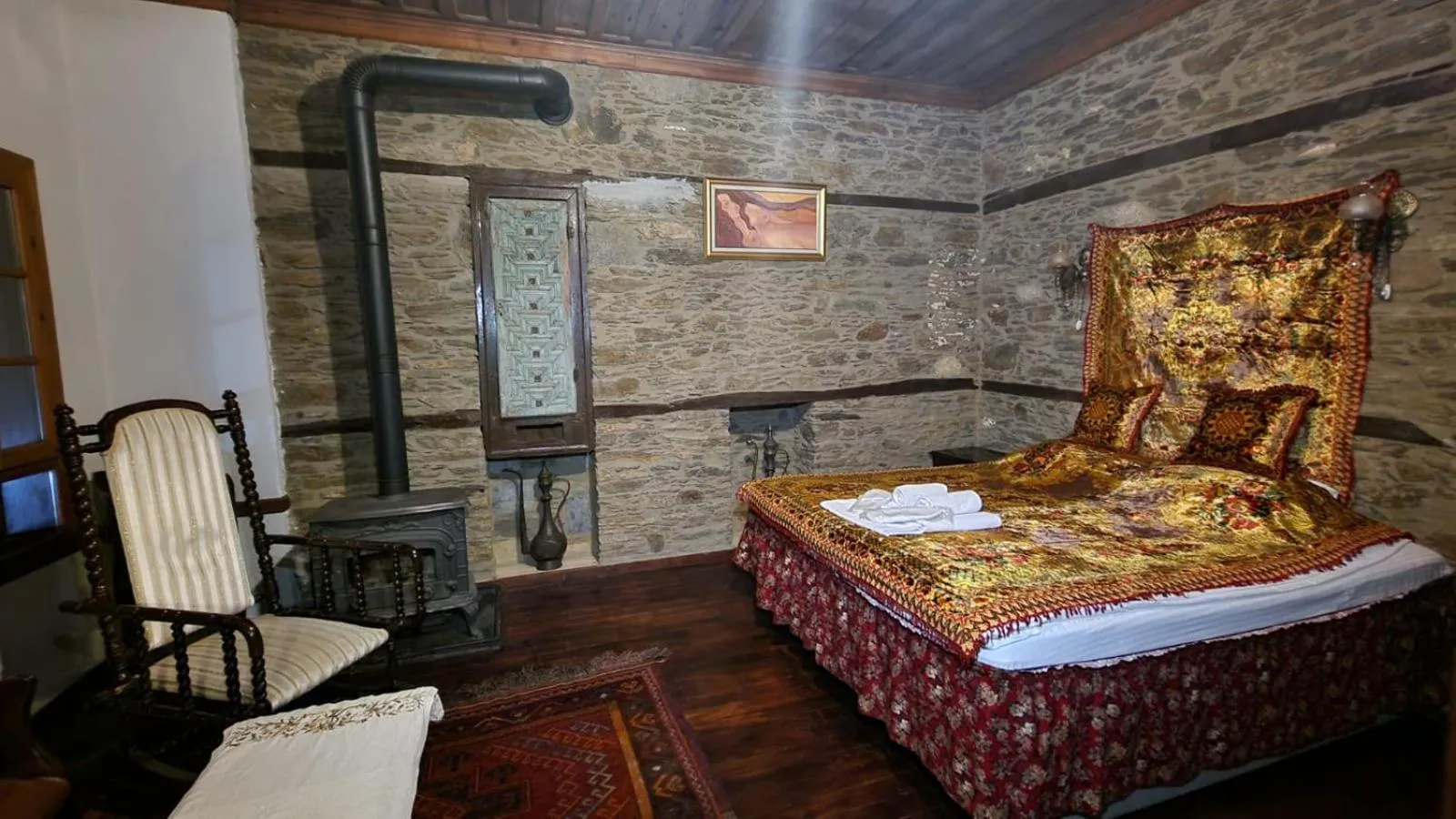 Bed in Şirince Lotus Konakları