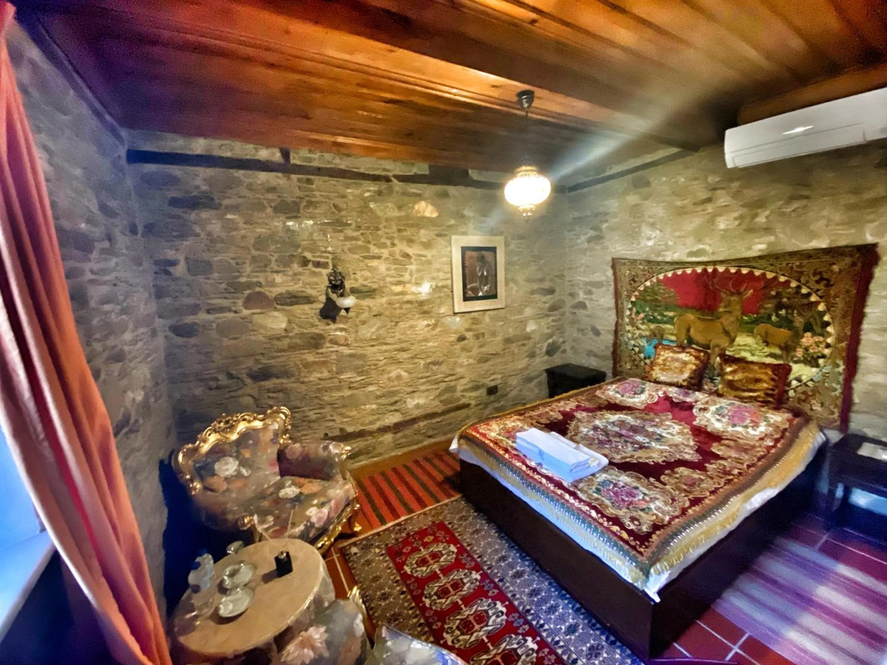 Bed in Şirince Lotus Konakları