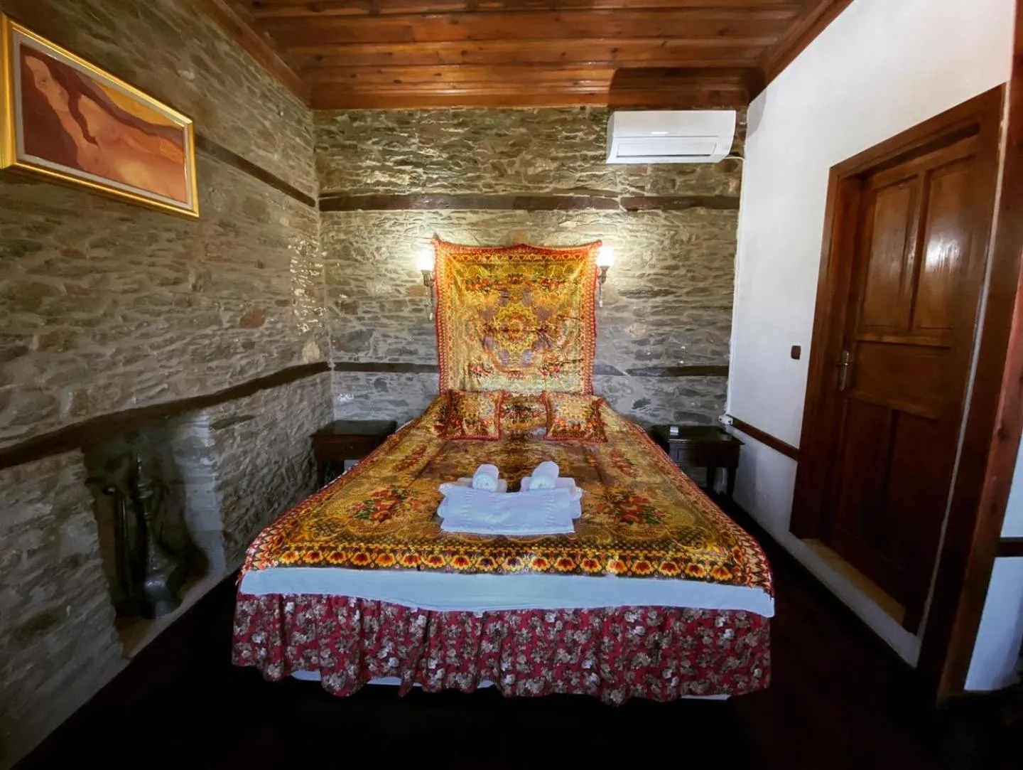 Bed in Şirince Lotus Konakları