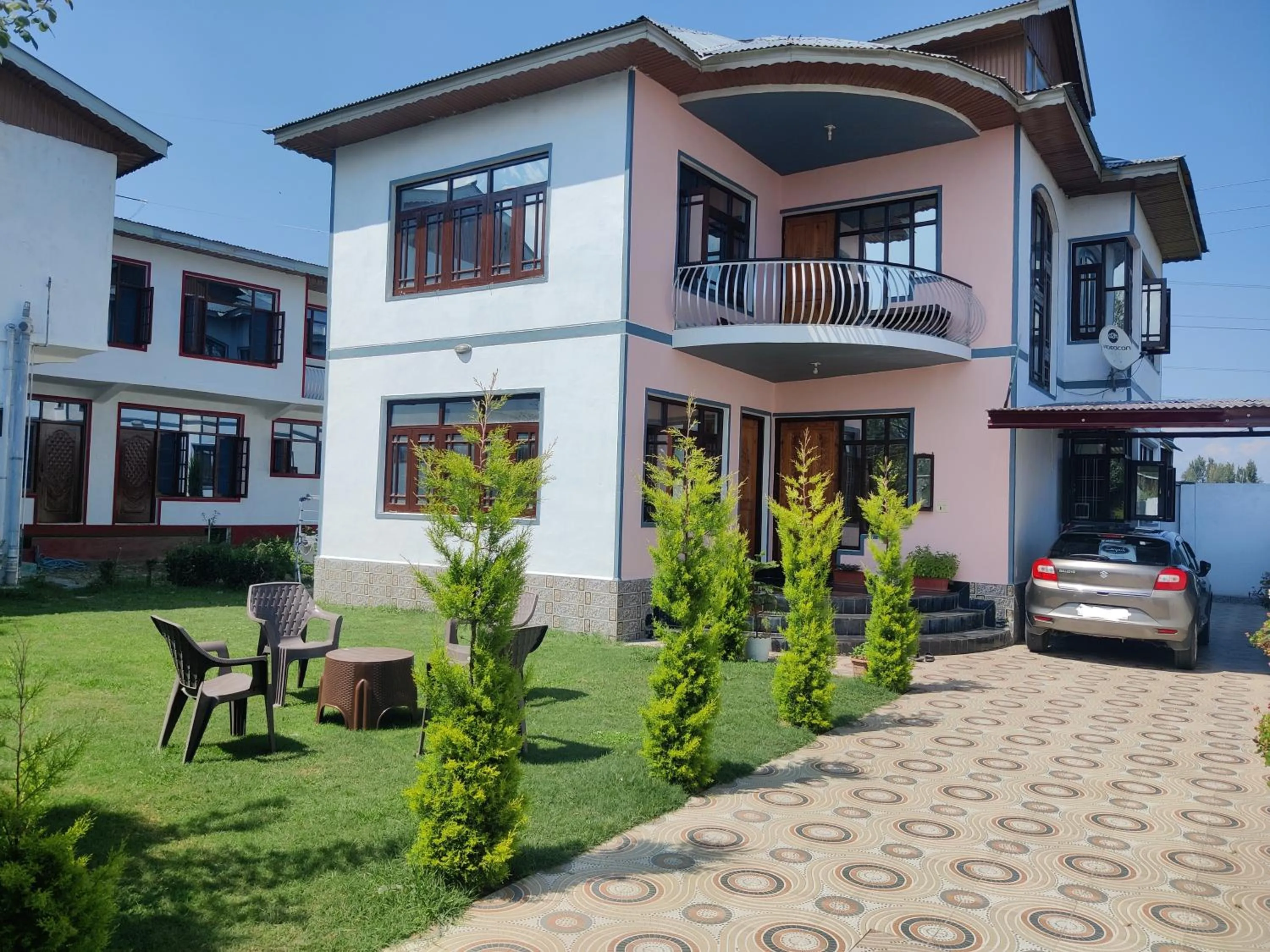 Garden view in Kashmir Homestay