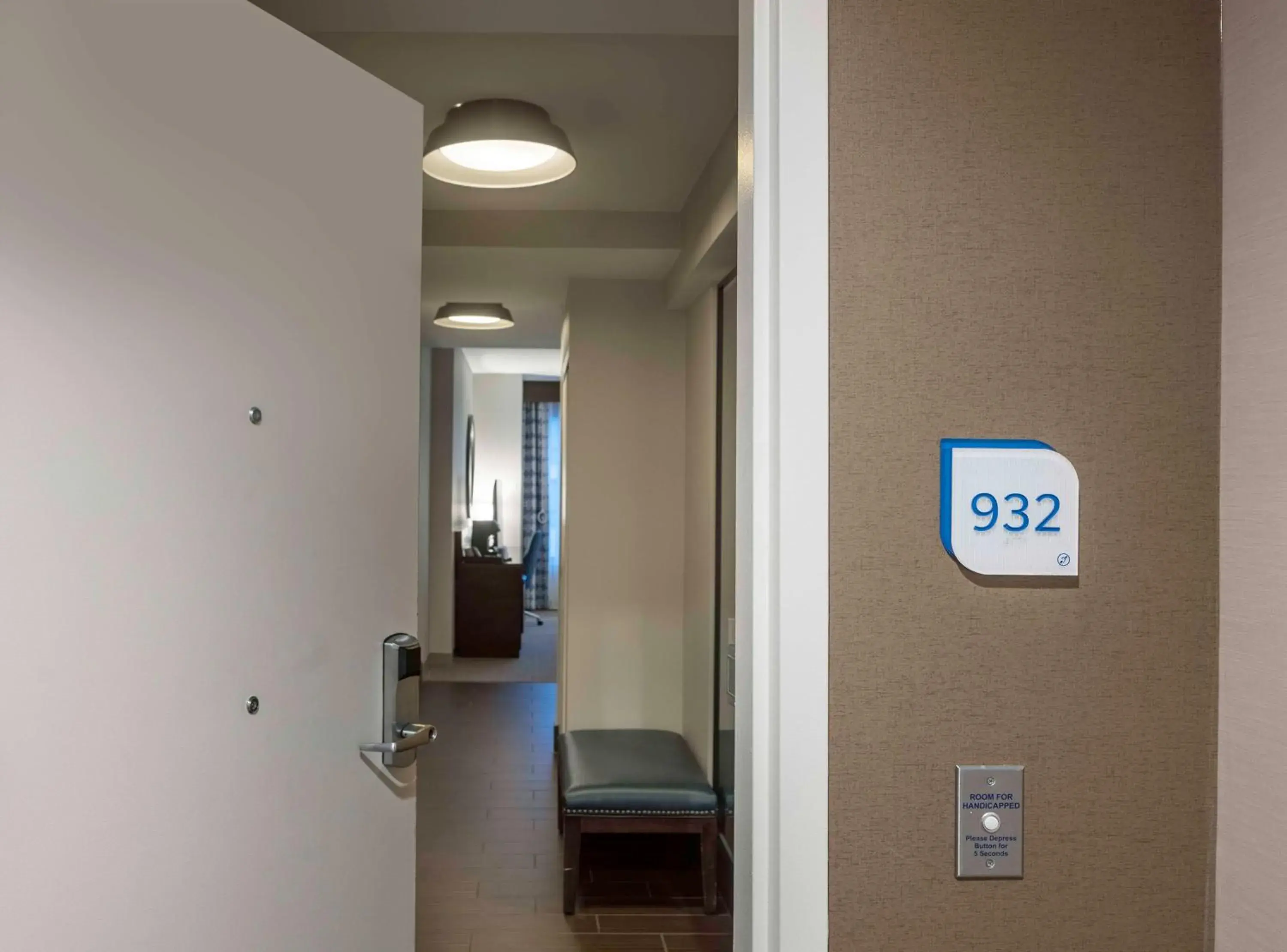 Deluxe King Room - Hearing Accessible in Hilton Garden Inn Washington DC/Georgetown Area Deluxe King Room - Hearing Accessible in Hilton Garden Inn Washington DC/Georgetown Area