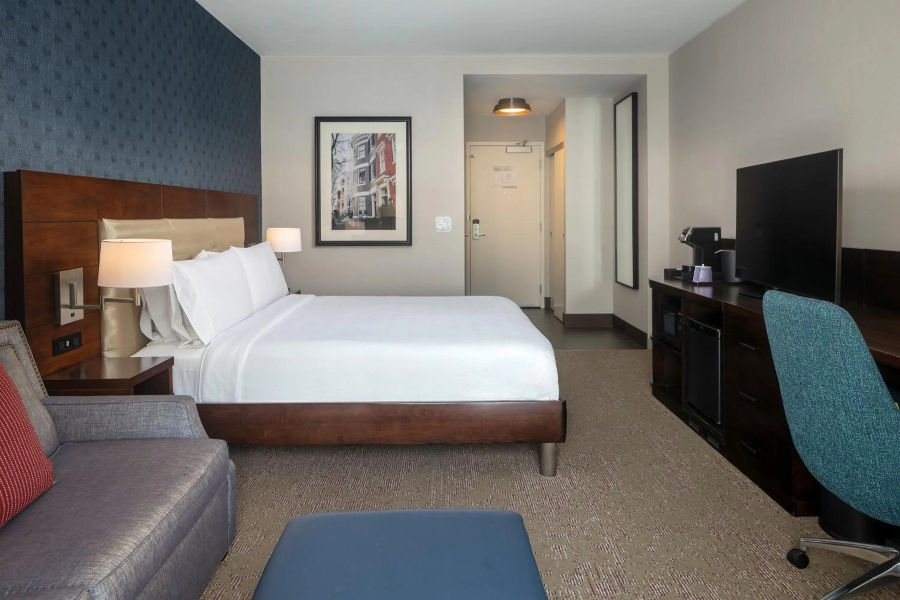 Bedroom, Bed in Hilton Garden Inn Washington DC/Georgetown Area