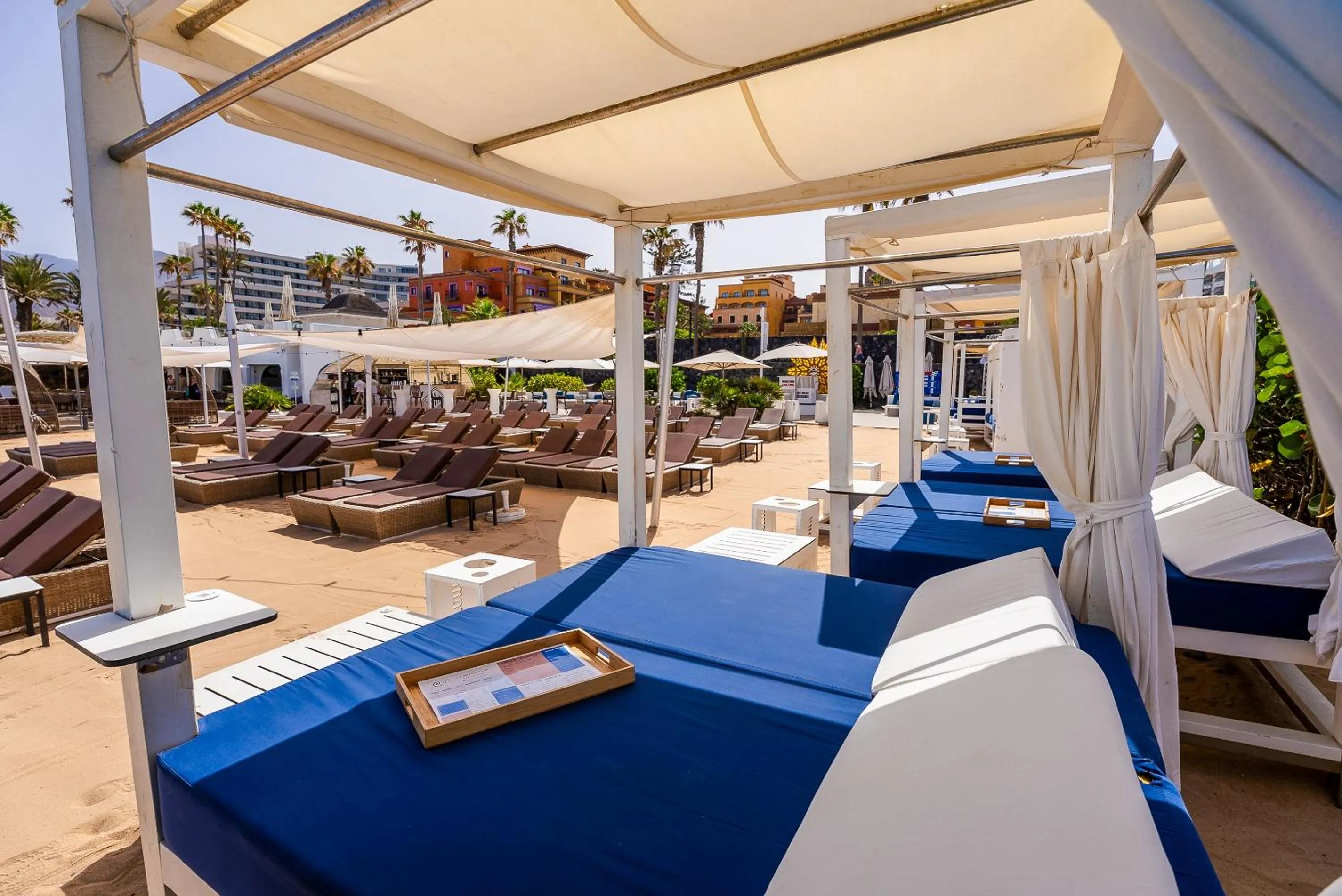 Swimming pool in Europe Villa Cortes GL