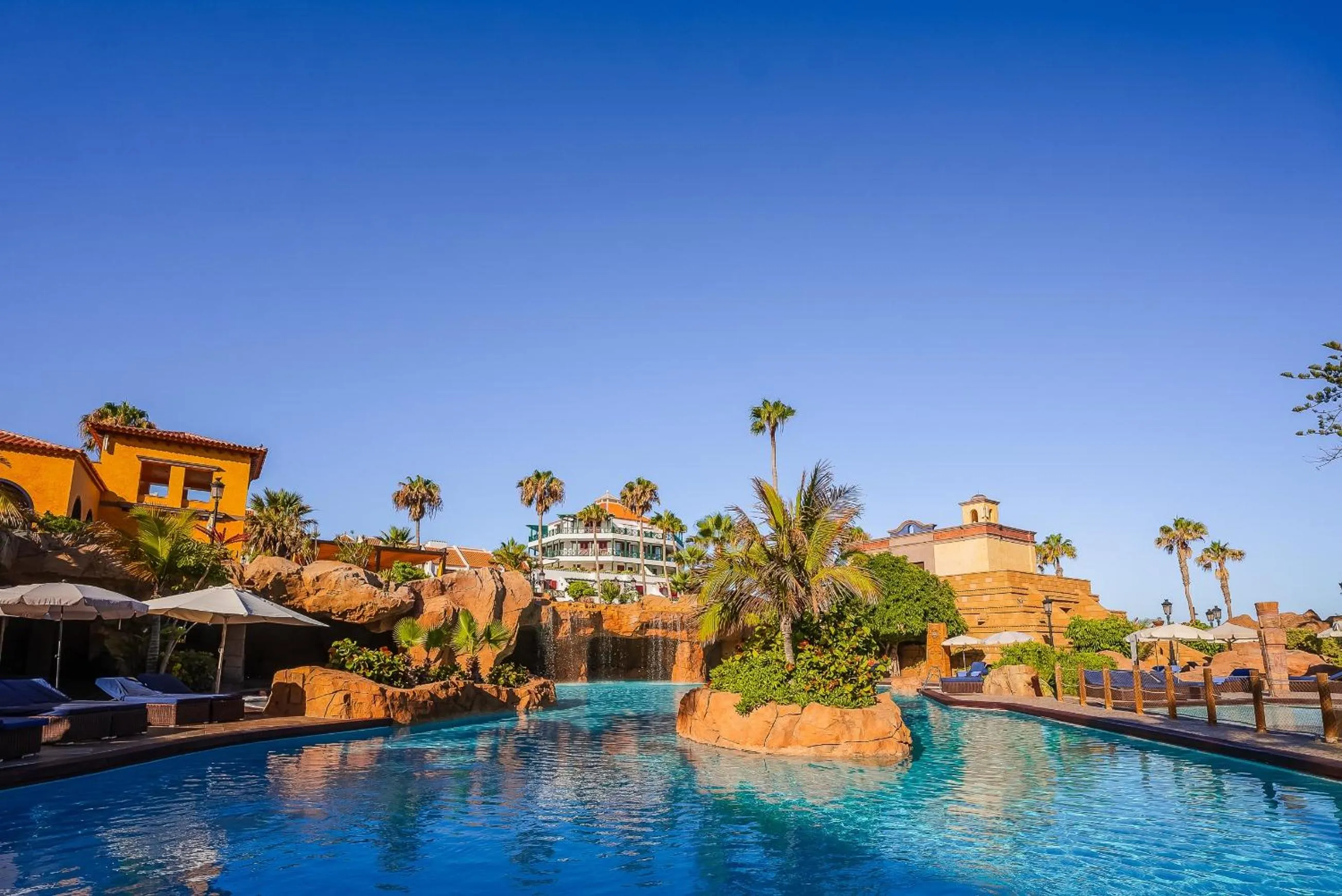 Swimming pool in Europe Villa Cortes GL