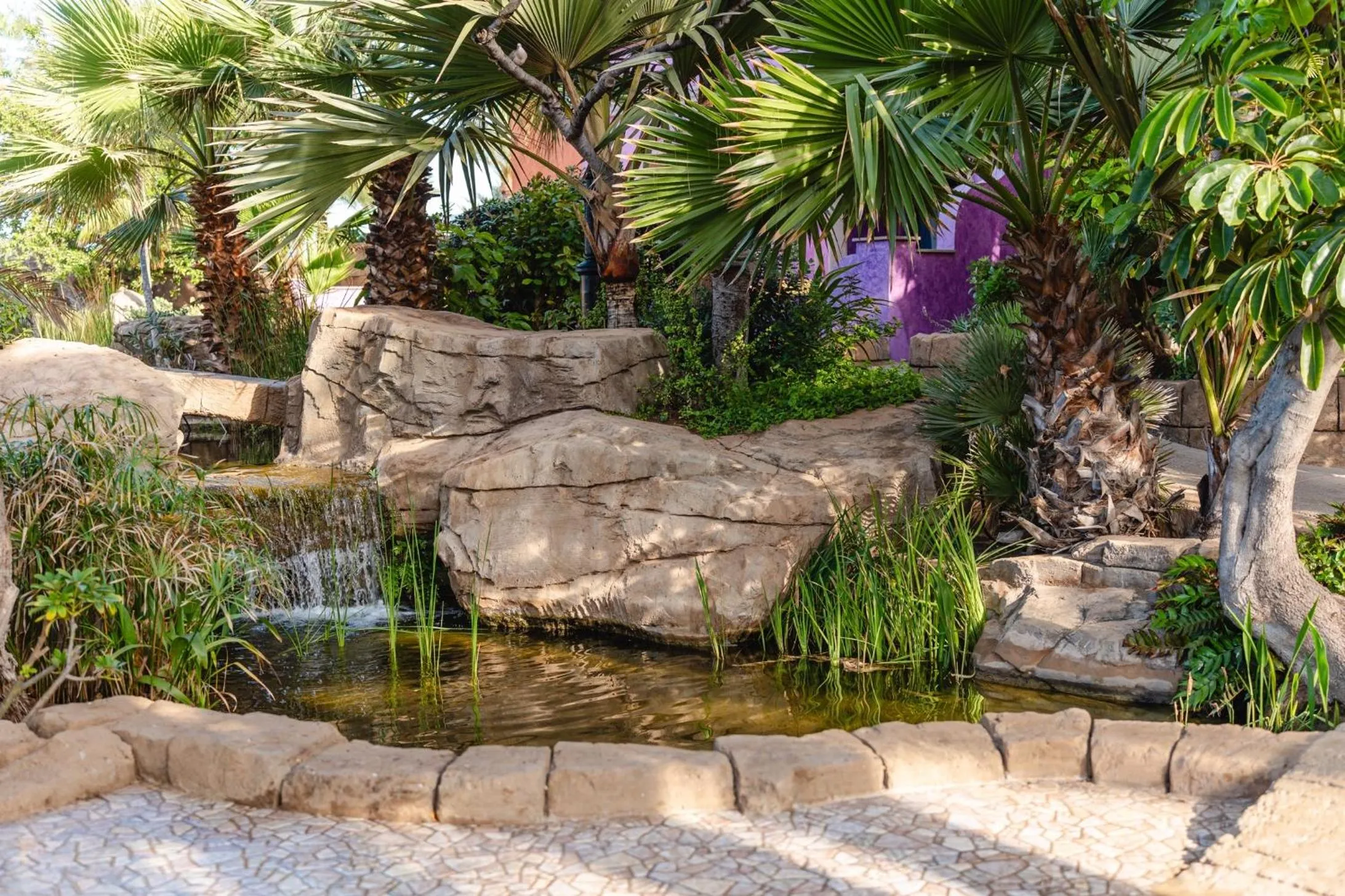 Garden in Europe Villa Cortes GL