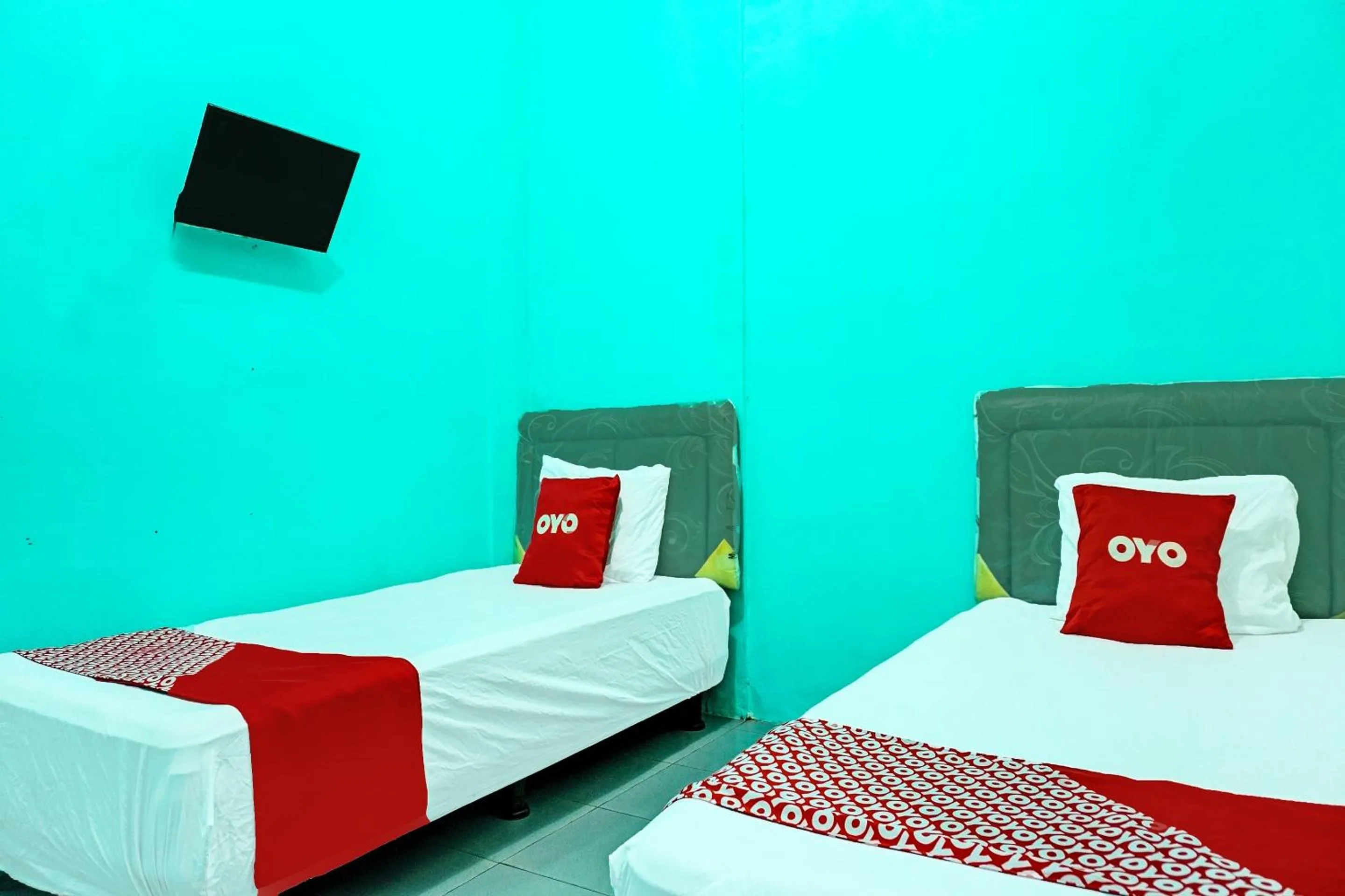 Bedroom, Bed in Hotel O Home Stay Elis Cateliya Syariah