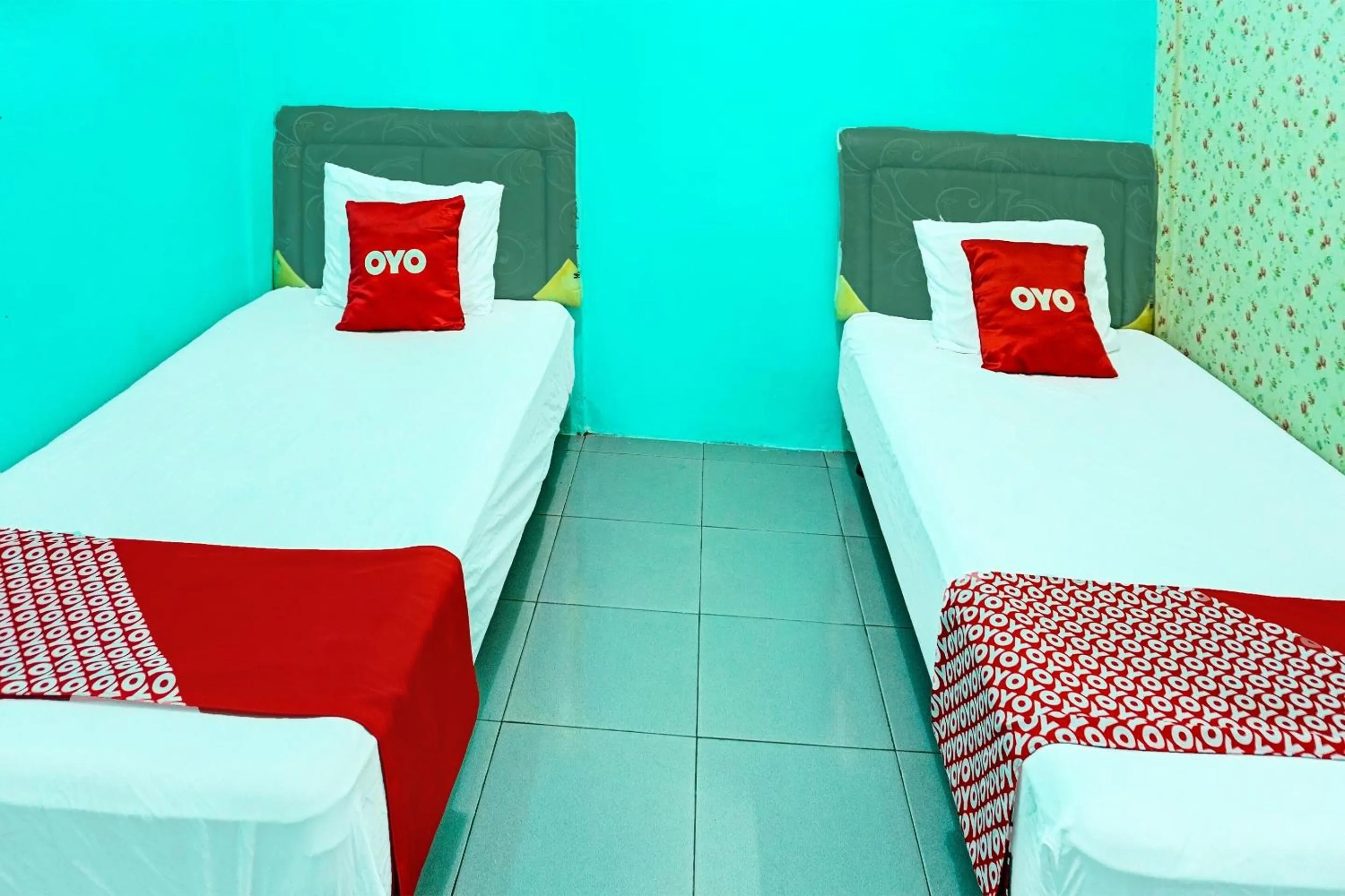 Bedroom, Bed in Hotel O Home Stay Elis Cateliya Syariah