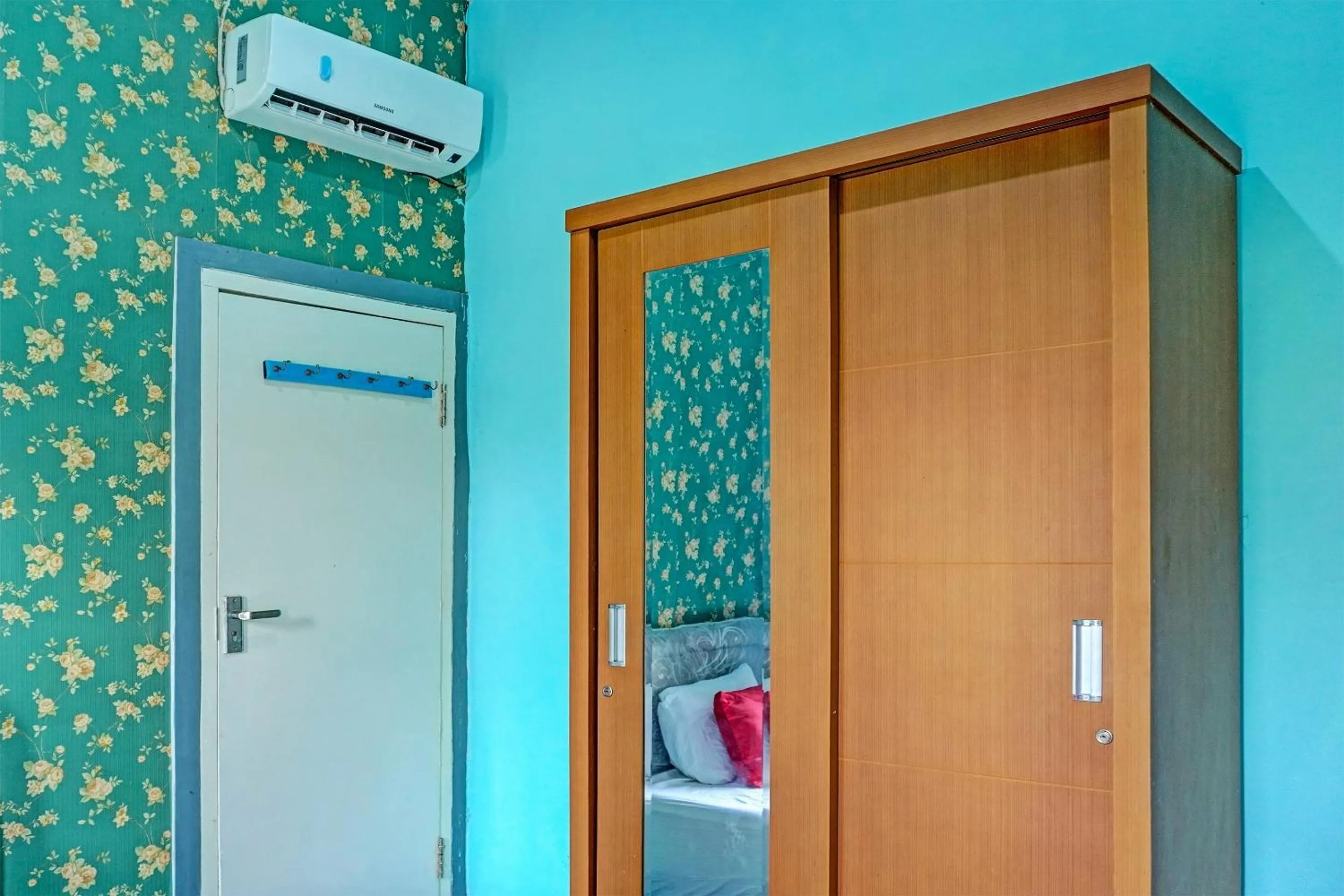 Bedroom in Hotel O Home Stay Elis Cateliya Syariah