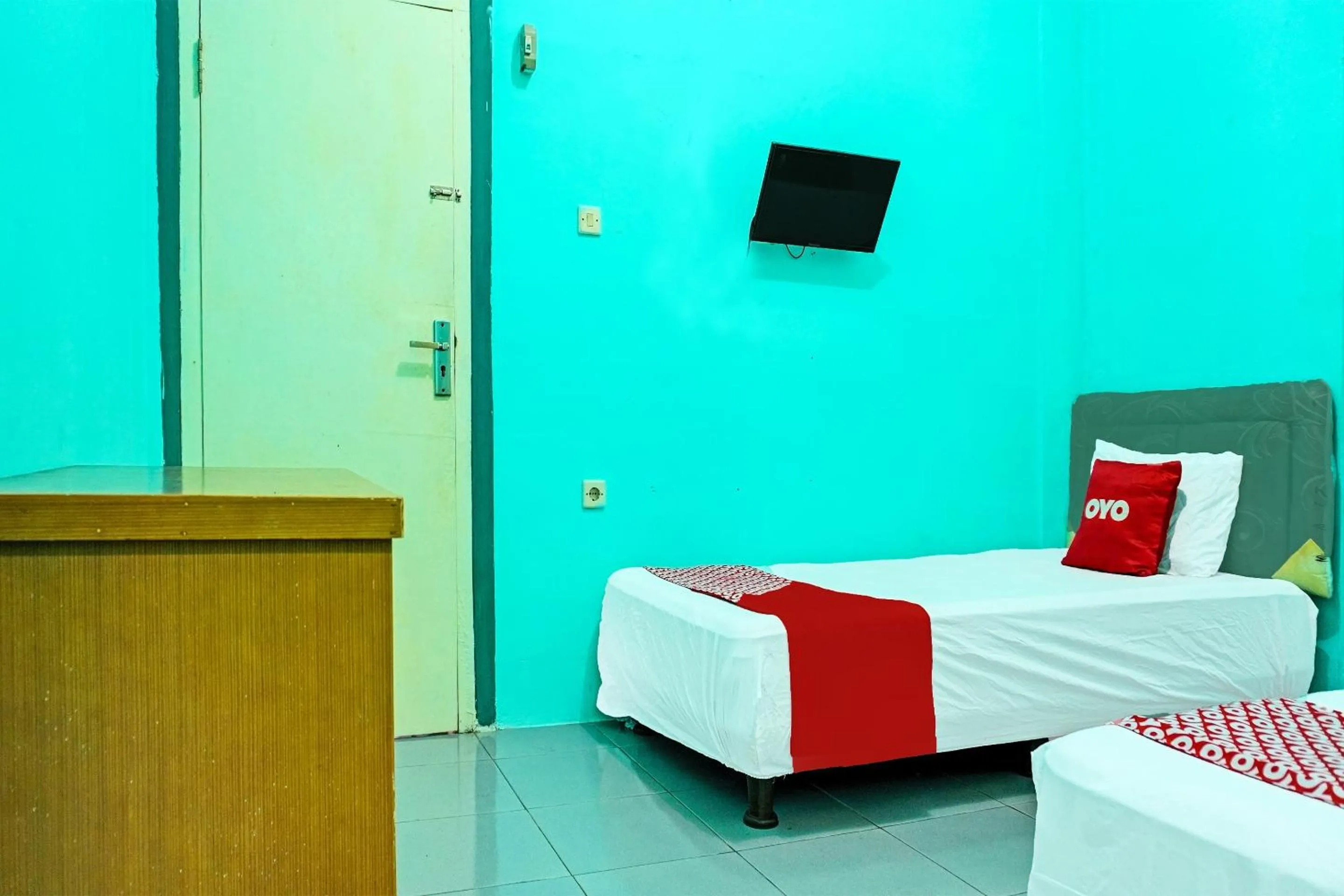 Bedroom, Bed in Hotel O Home Stay Elis Cateliya Syariah